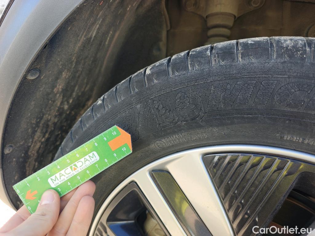  KIA  Niro KIA  / 2019 / 5P / crossover 1.6 GDi HEV 104kW (141CV) Concept #31