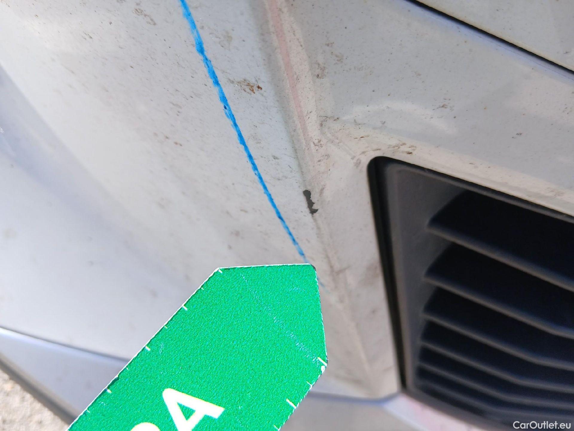  Peugeot  2008 PEUGEOT  / 2019 / 5P / todoterreno Allure BlueHDI 81kW (110CV) #4