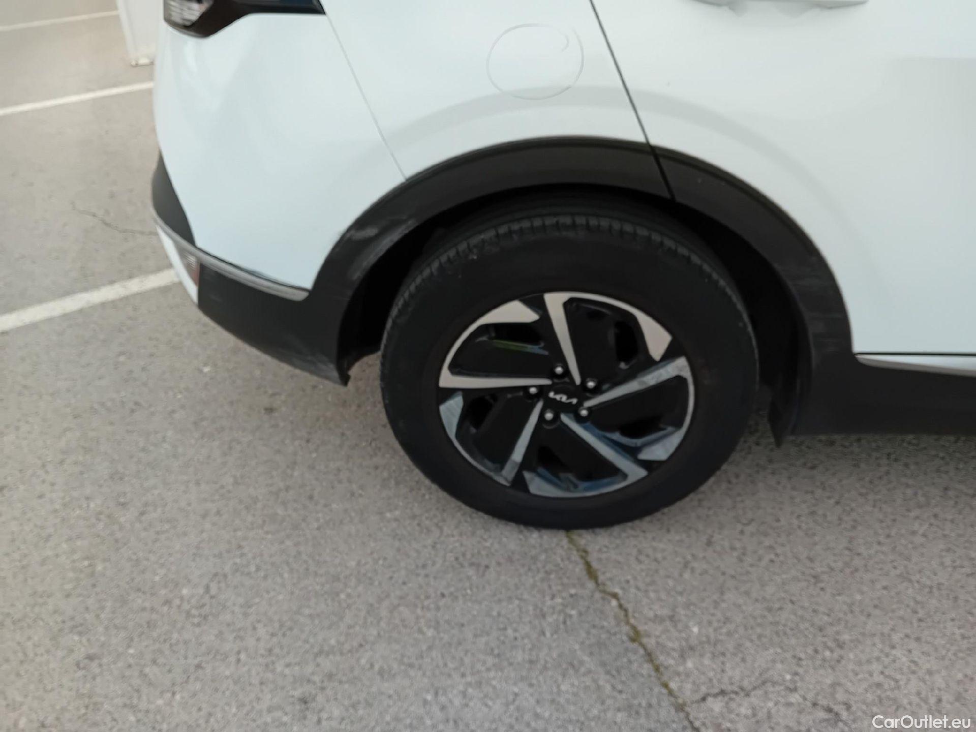  KIA  Sportage KIA  / 2022 / 5P / todoterreno 1.6 T-GDi MHEV 110kW (150CV) Drive 4x2 #18