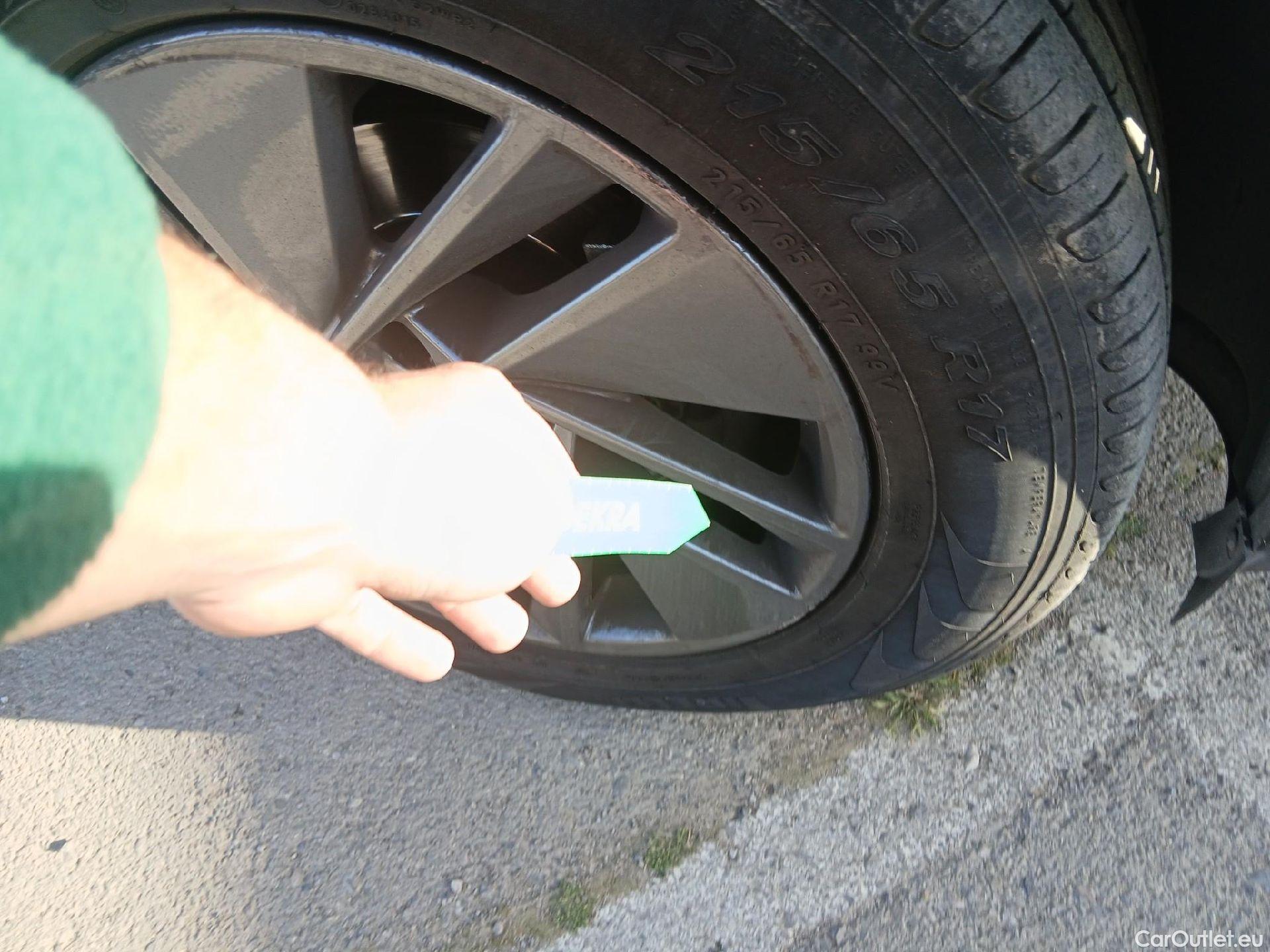  Nissan  Qashqai NISSAN  / 2021 / 5P / todoterreno DIG-T 116kW (158CV) mHEV Xtronic Acenta (AC) #12