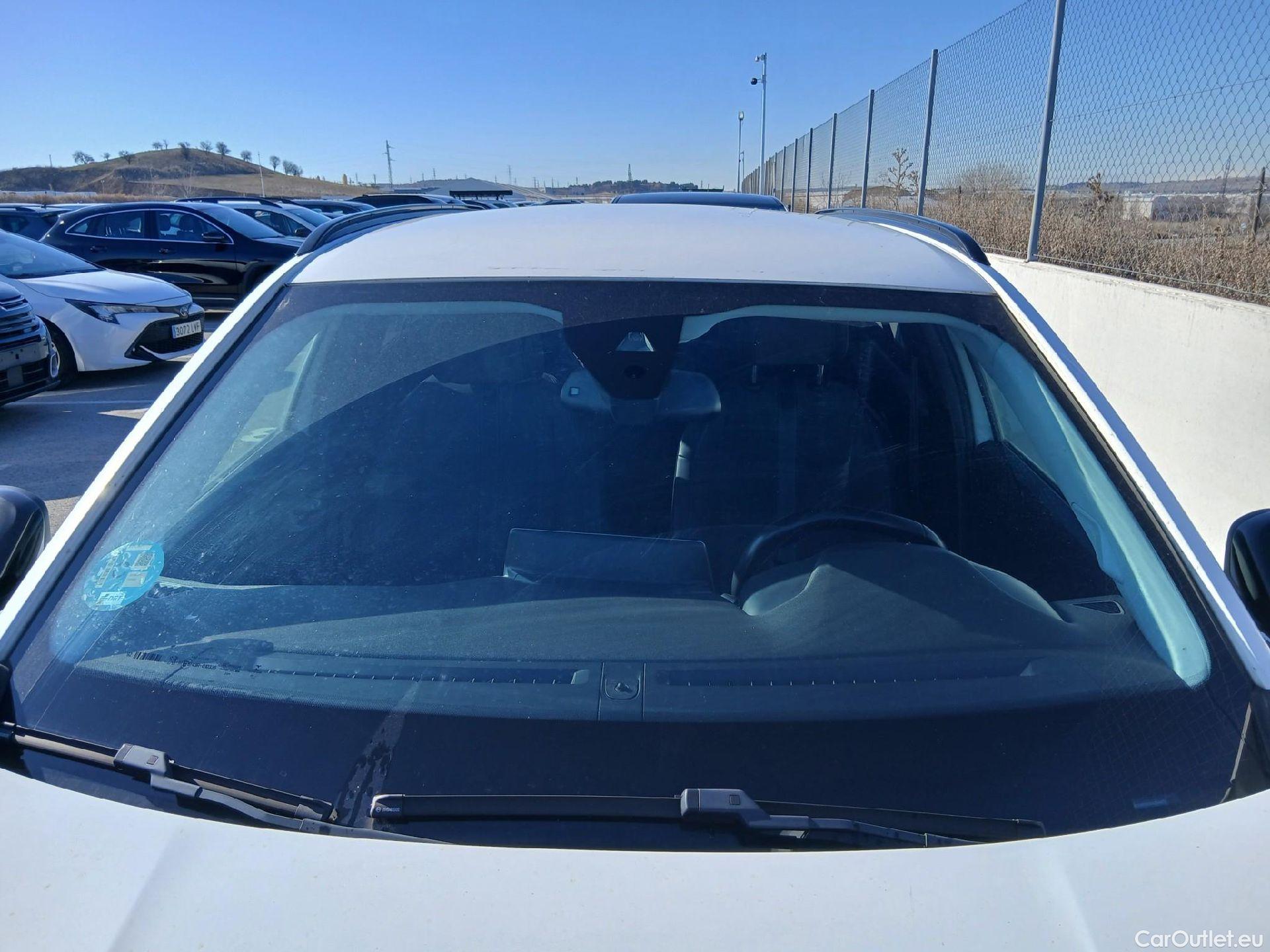  Peugeot  2008 PEUGEOT  / 2019 / 5P / todoterreno Allure BlueHDI 81kW (110CV) #1