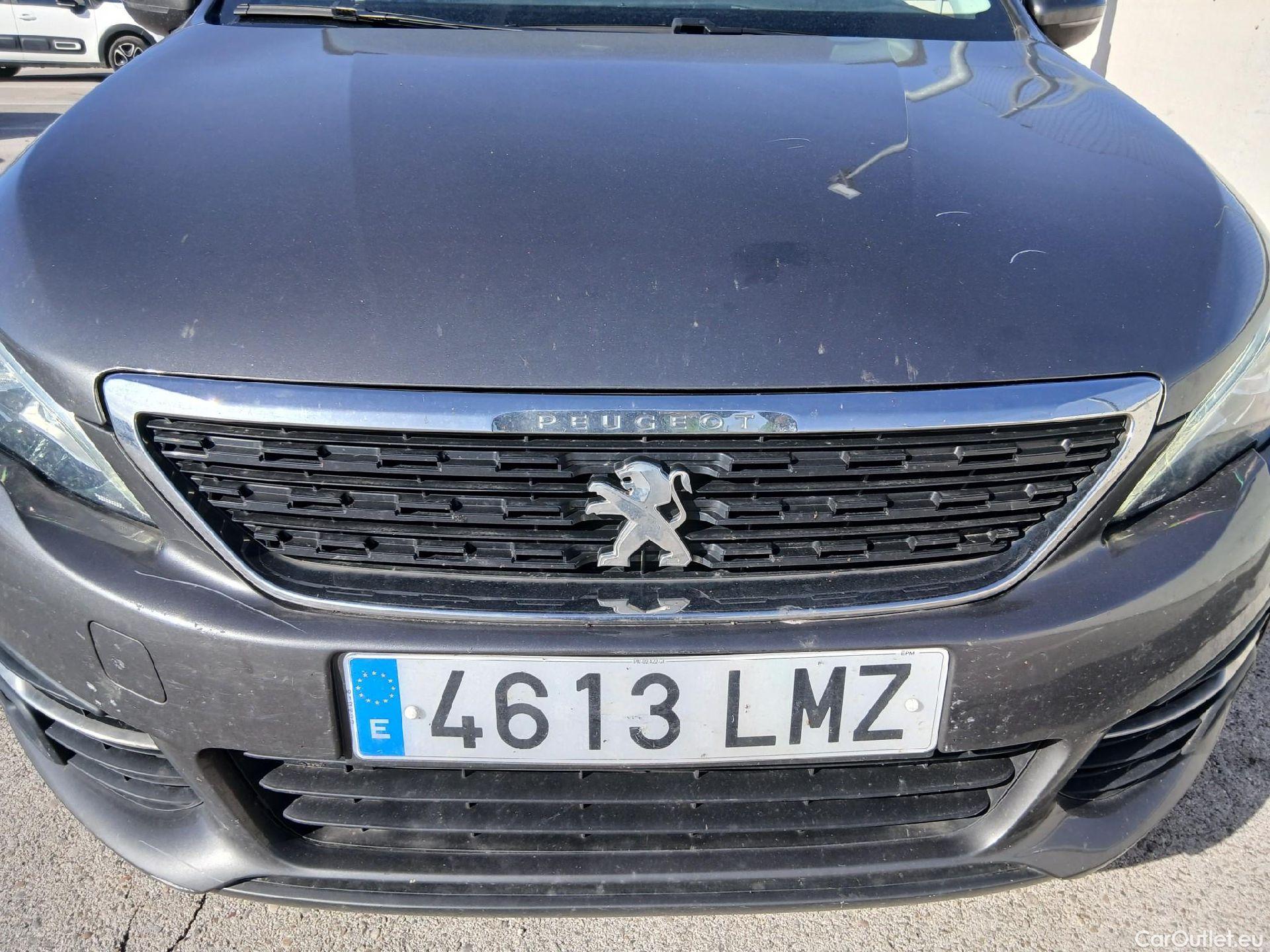  Peugeot  308 PEUGEOT  / 2017 / 5P / berlina con portón 5p Active Pack PureTech 110 S&S #6