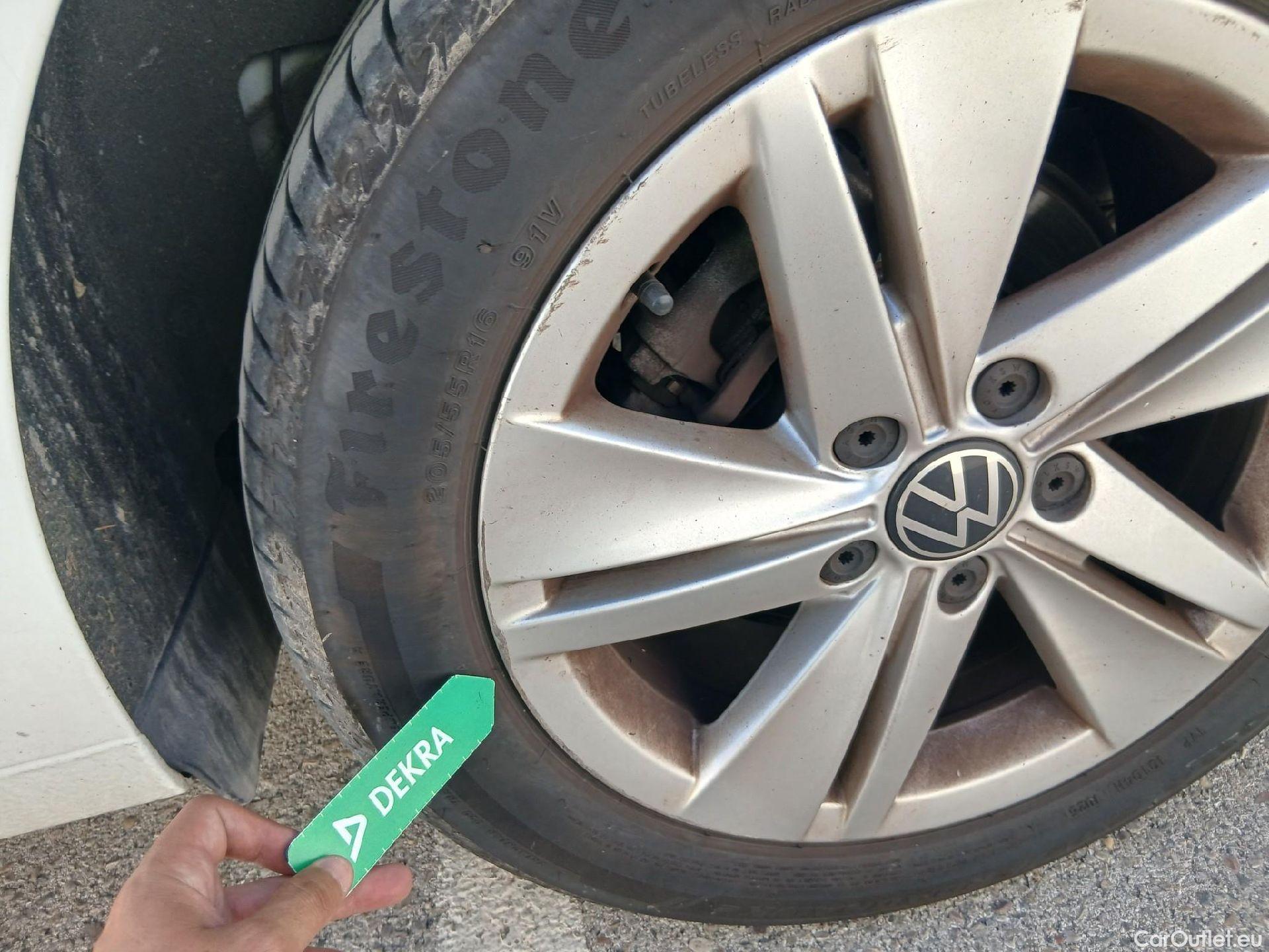  Volkswagen  Golf  VOLKSWAGEN / 2020 / 5P / familiar 2.0 TDI 85kW (115CV) DSG Variant #19