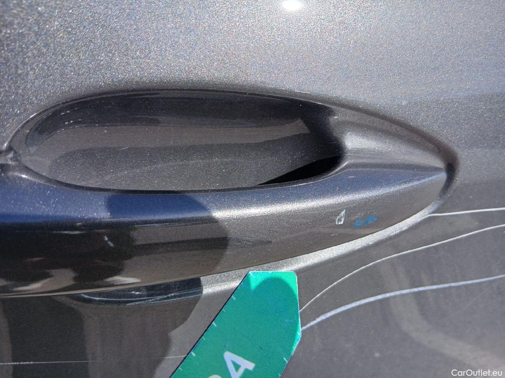  Peugeot  308 PEUGEOT  / 2017 / 5P / berlina con portón 5p Active Pack PureTech 110 S&S #37