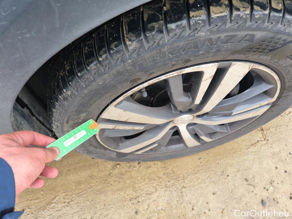  Peugeot  3008 PEUGEOT  / 2020 / 5P / todoterreno 1.5 BlueHDi 96kW (130CV) S&S Allure EAT8 #12