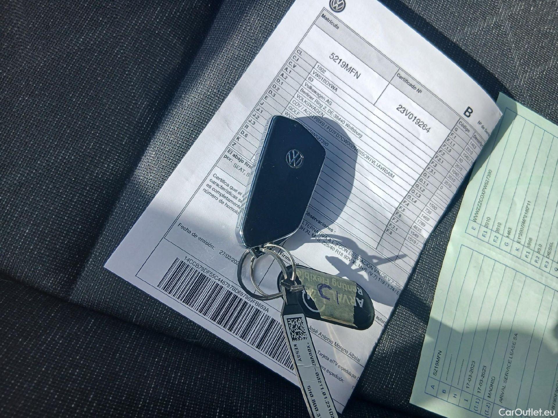  Volkswagen  Golf  VOLKSWAGEN / 2020 / 5P / familiar 2.0 TDI 85kW (115CV) DSG Variant #1