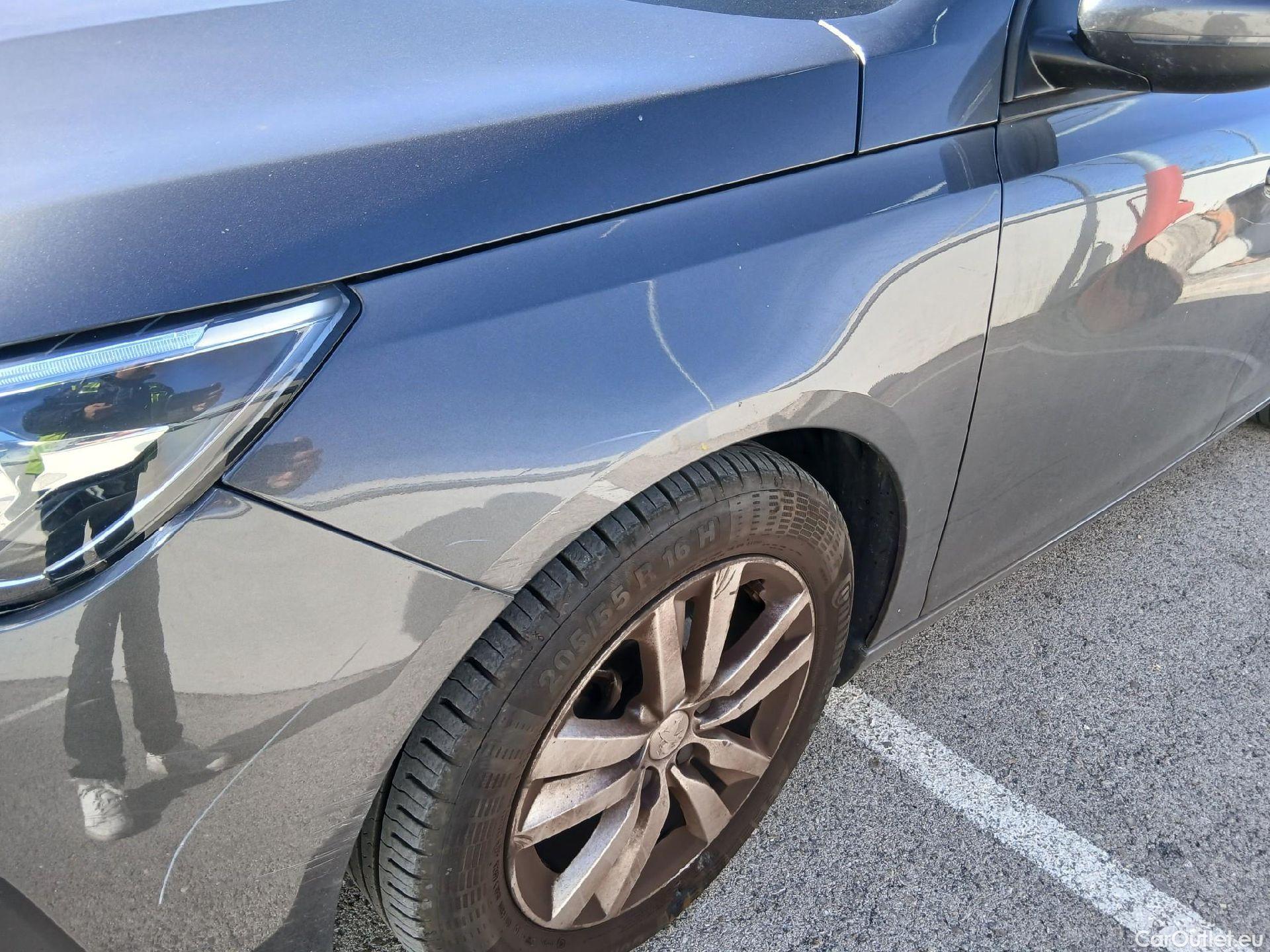  Peugeot  308 PEUGEOT  / 2017 / 5P / berlina con portón 5p Active Pack PureTech 110 S&S #7