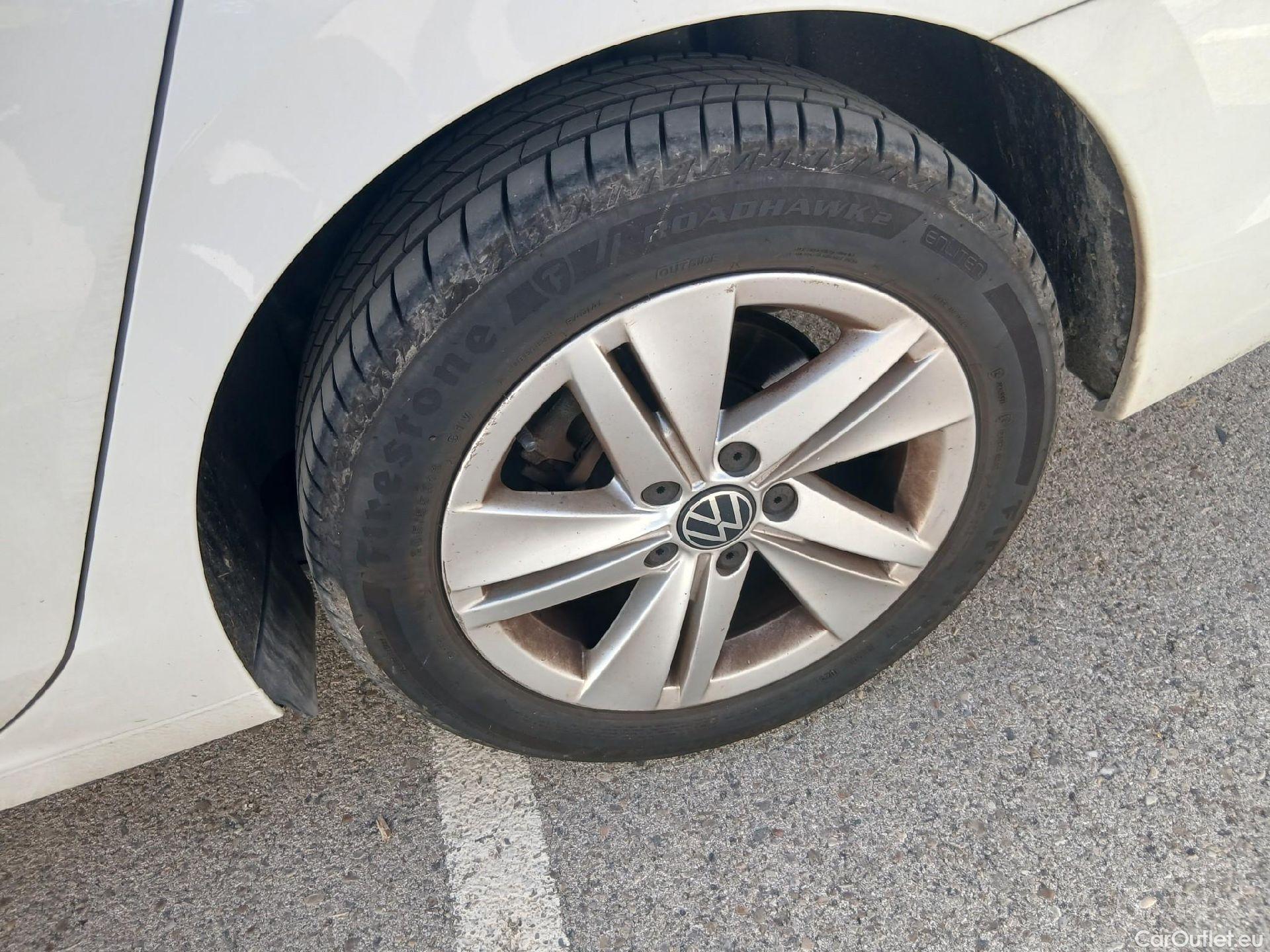  Volkswagen  Golf  VOLKSWAGEN / 2020 / 5P / familiar 2.0 TDI 85kW (115CV) DSG Variant #18