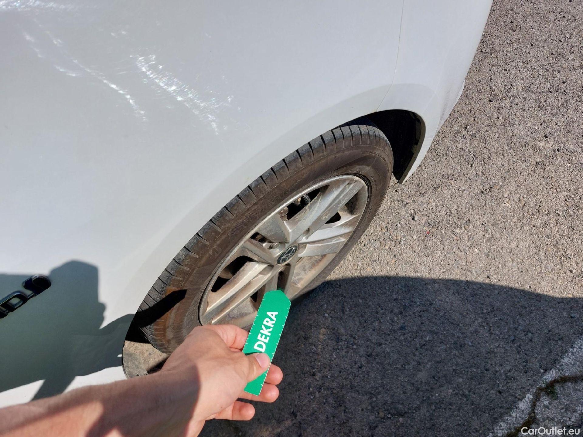  Toyota  Corolla TOYOTA  / 2019 / 5P / berlina con portón 1.8 125H BUSINESS PLUS E-CVT #17