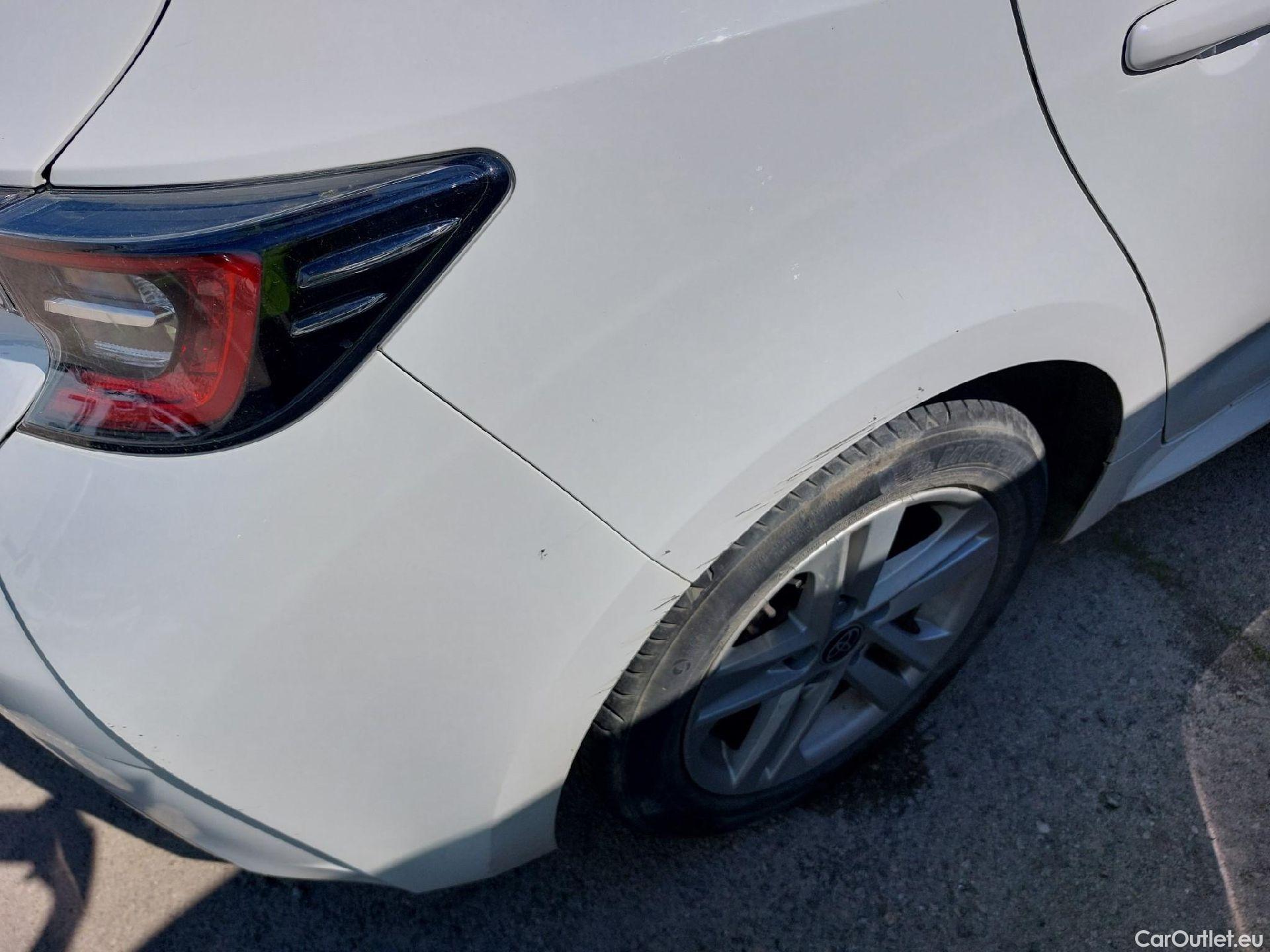  Toyota  Corolla TOYOTA  / 2019 / 5P / berlina con portón 1.8 125H BUSINESS PLUS E-CVT #12