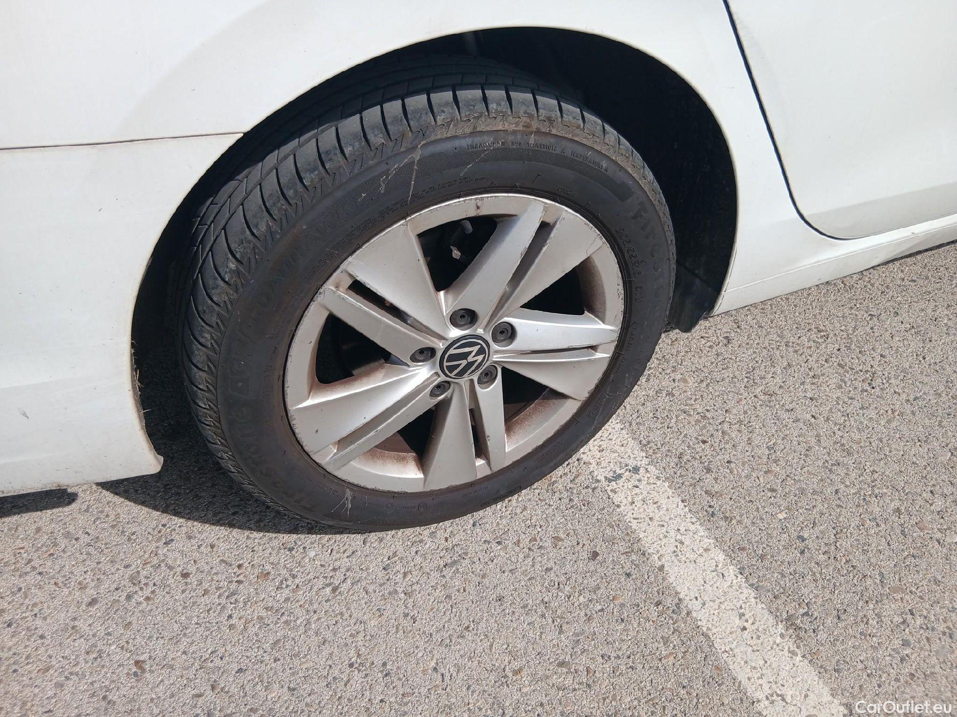  Volkswagen  Golf  VOLKSWAGEN / 2020 / 5P / familiar 2.0 TDI 85kW (115CV) DSG Variant #13