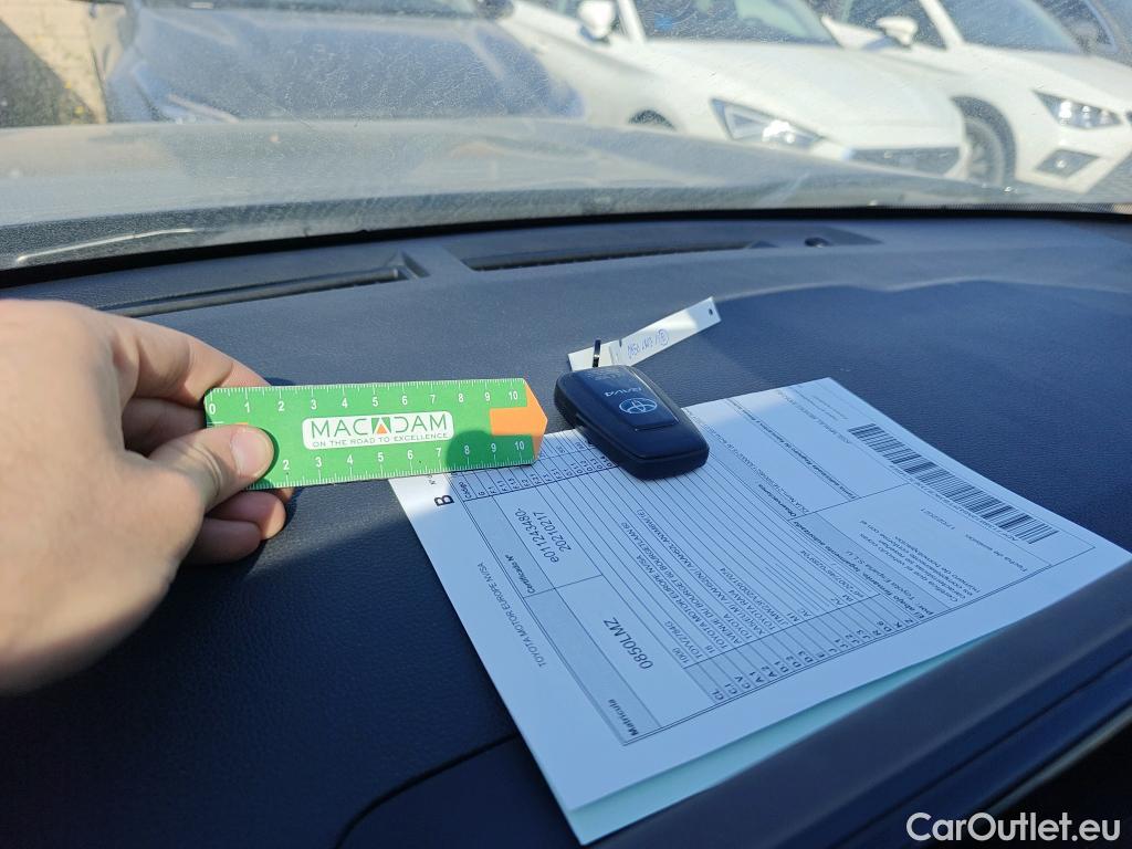  Toyota  RAV4 TOYOTA  todoterreno 2.5l 220H Advance 180 CV  #2