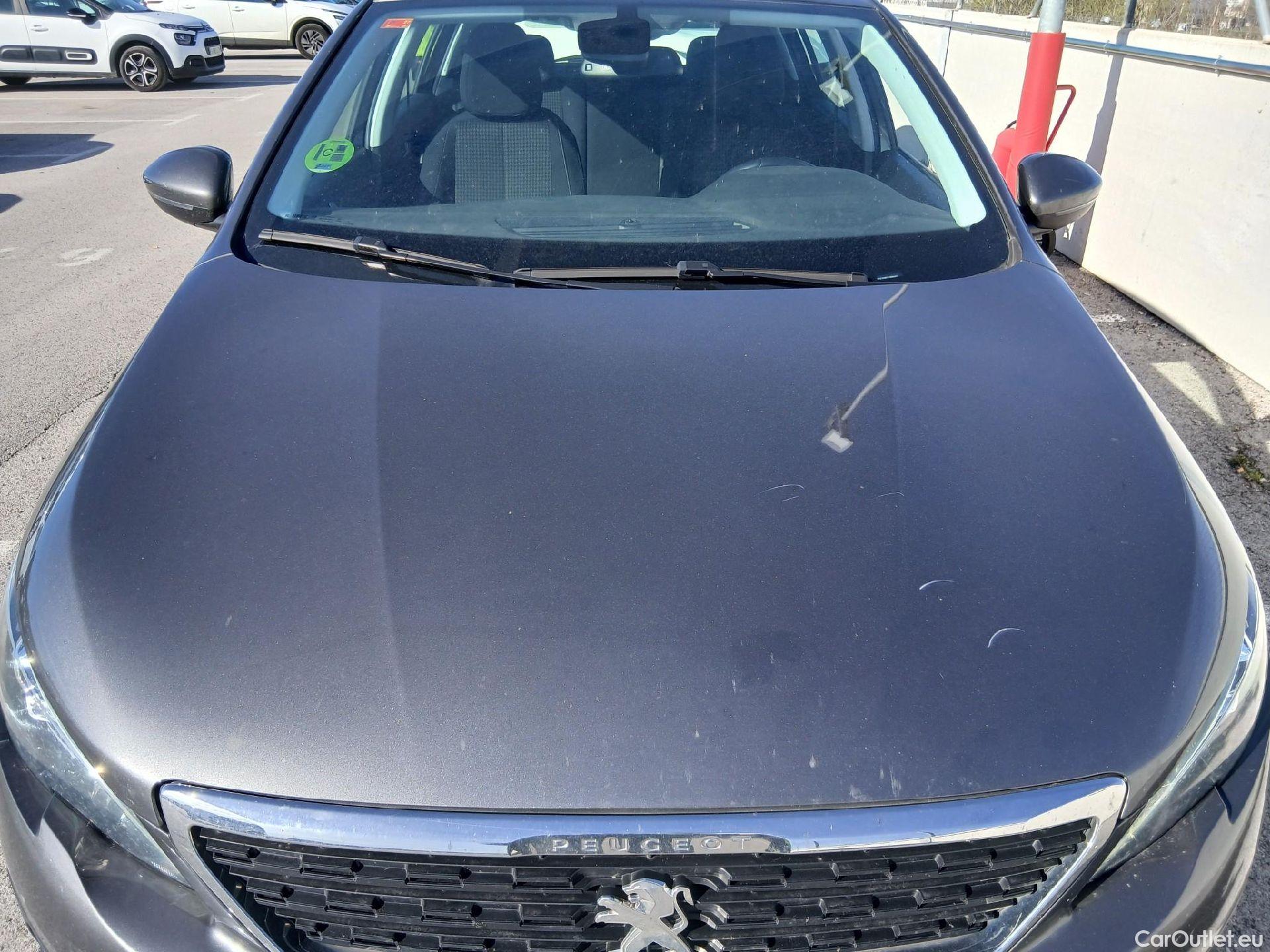  Peugeot  308 PEUGEOT  / 2017 / 5P / berlina con portón 5p Active Pack PureTech 110 S&S #3