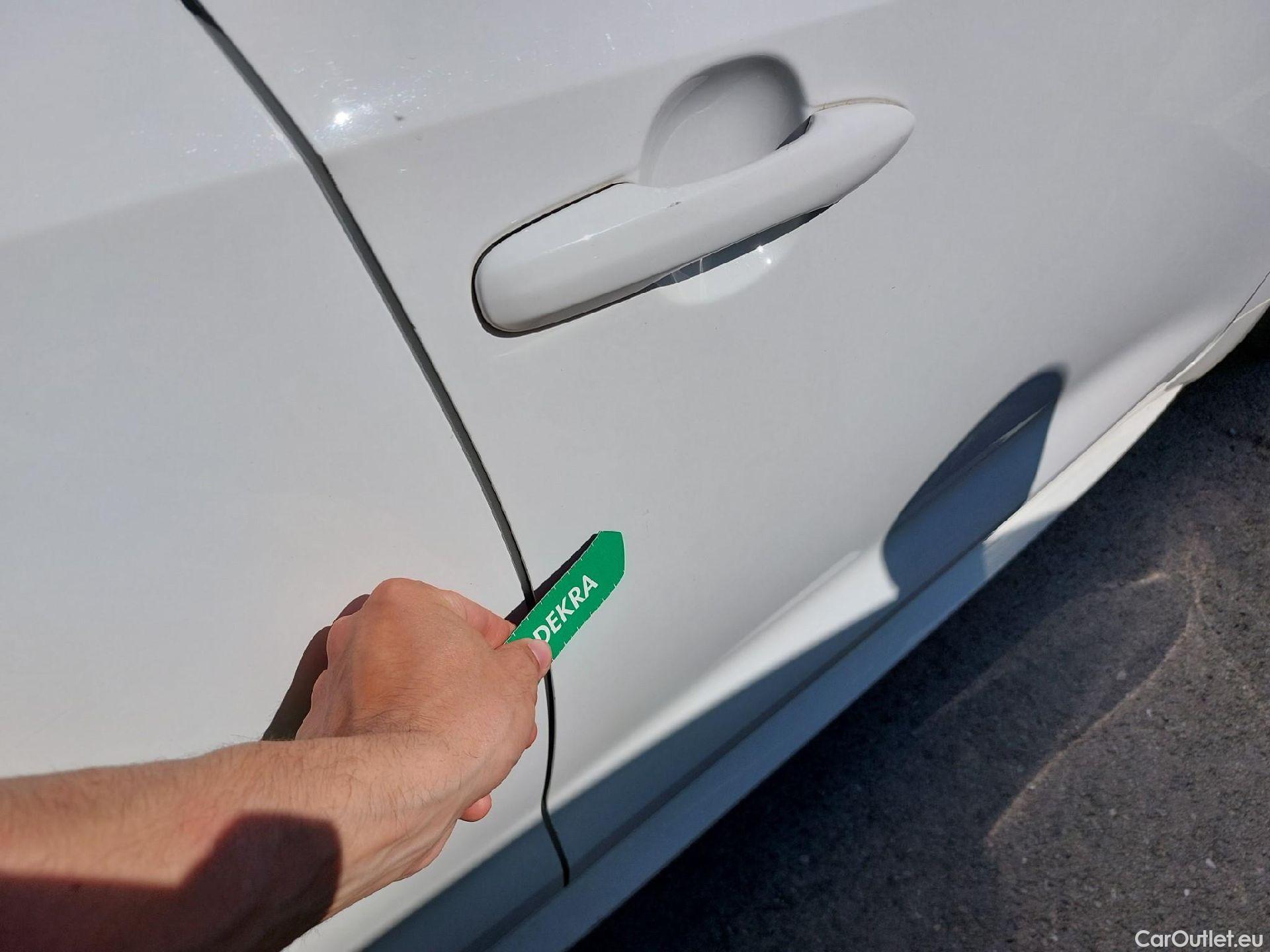  Toyota  Corolla TOYOTA  / 2019 / 5P / berlina con portón 1.8 125H BUSINESS PLUS E-CVT #16