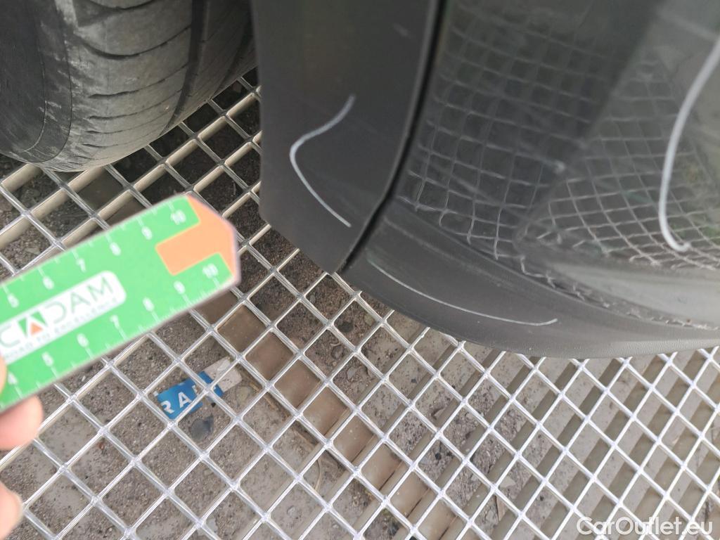  Volkswagen  T-ROC VOLKSWAGEN  / 2017 / 5P / todoterreno Advance 2.0 TDI 85kW (115CV) #35