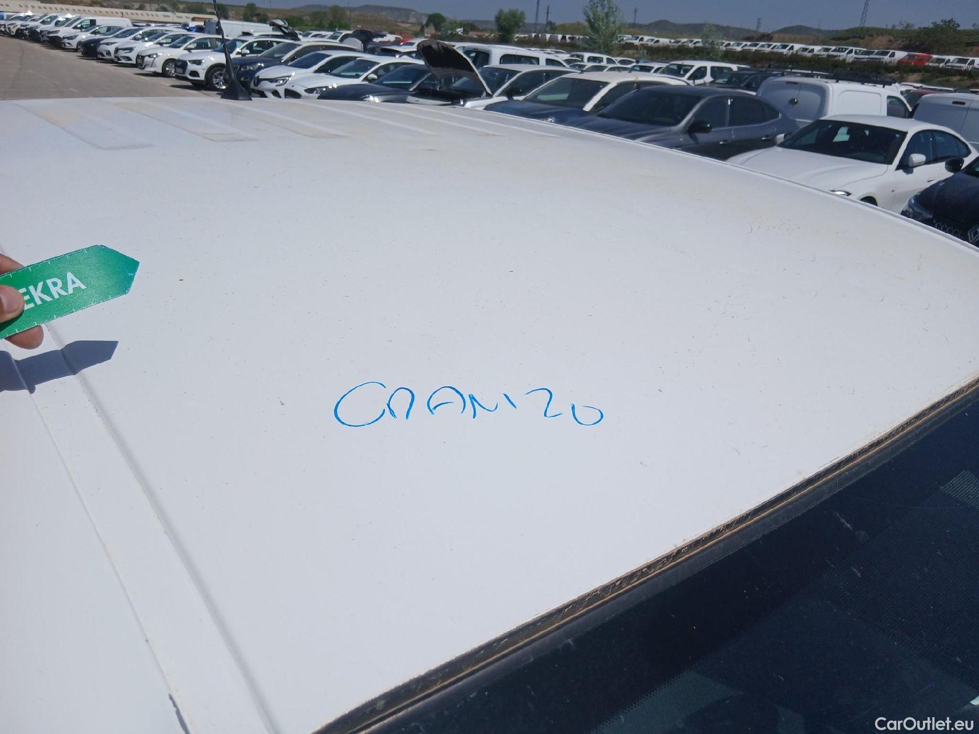  Nissan  Navara NISSAN  / 2015 / 4P / pickup Doble Cab. 2.3dCi 120kW(160CV) Acenta #59