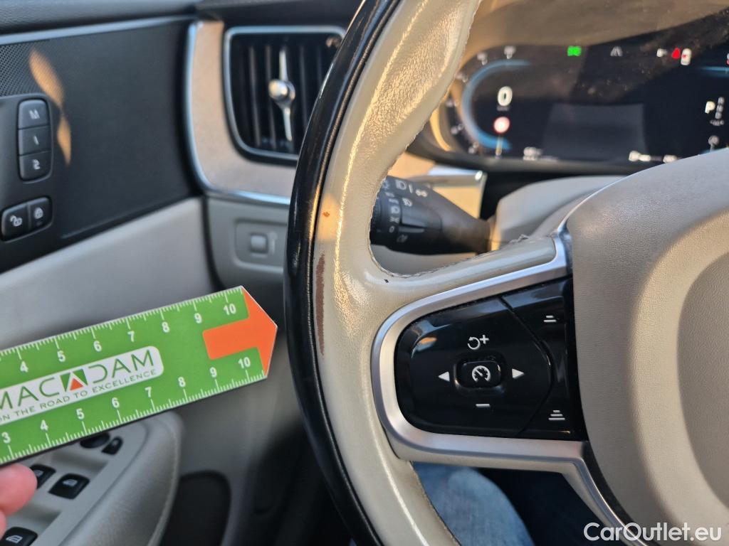  Volvo  XC60 VOLVO  todoterreno 2.0 B4 D Inscription Auto 200 CV #10