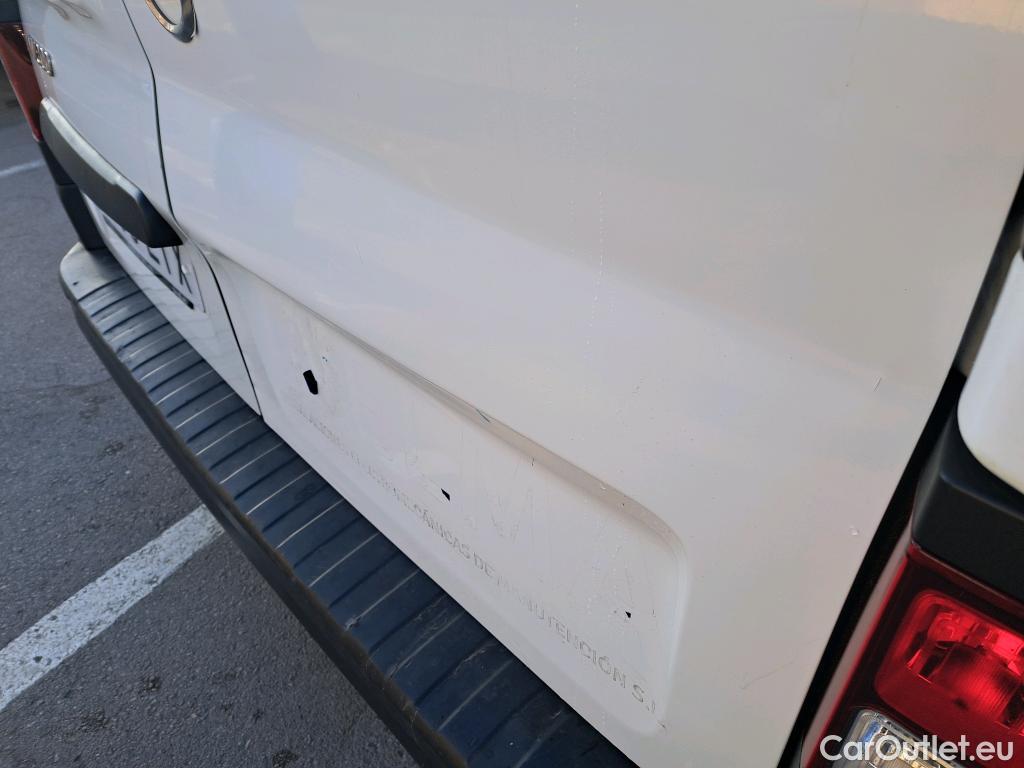  Nissan  NV300 NISSAN  / 2021 / 4P / monovolumen Combi 9 2.0dCi 81kW L1H1 1T Comfort #69