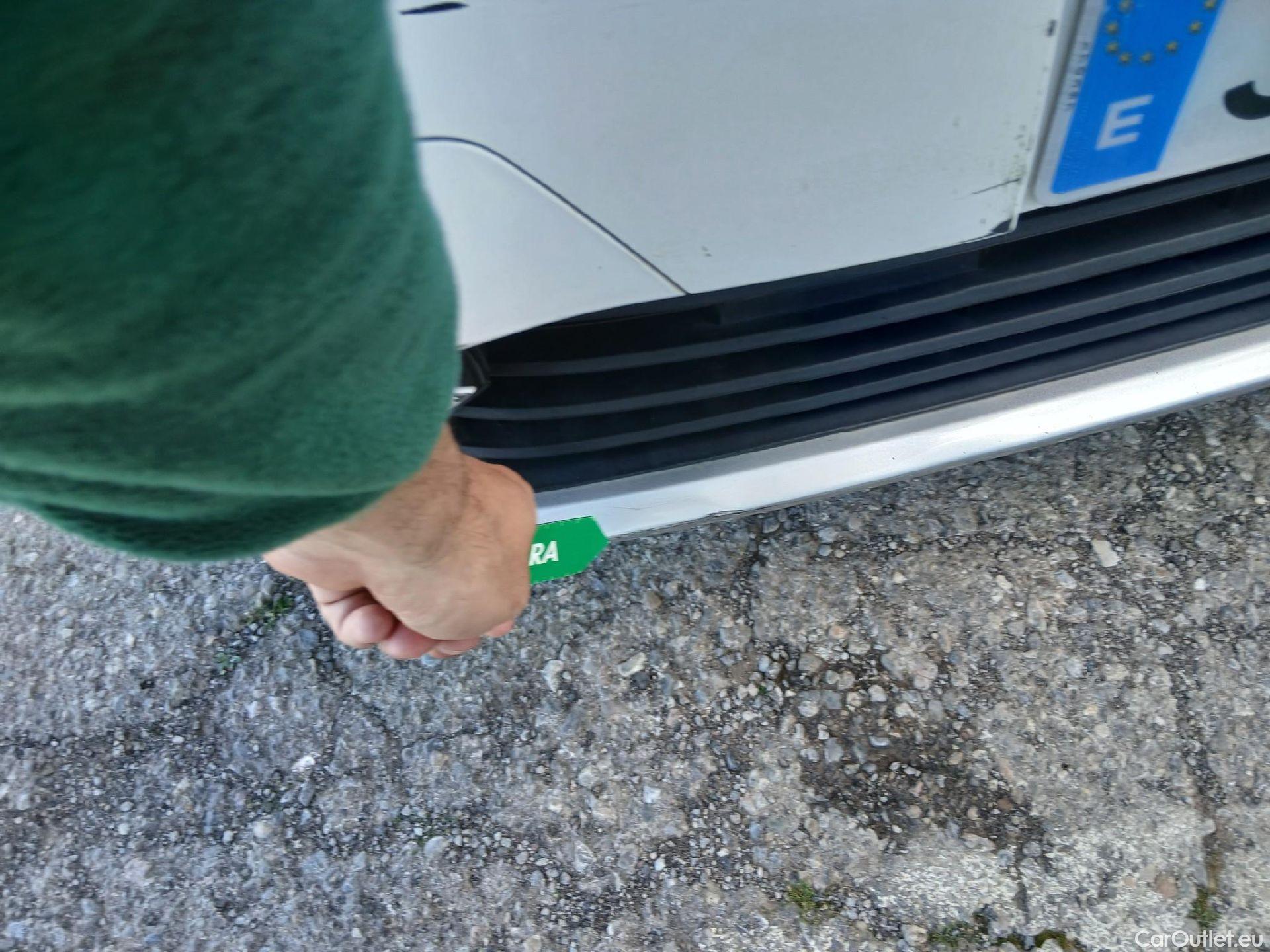  Opel  Combo OPEL  Life / 2018 / 5P / monovolumen compacto 1.5 TD 96kW (130CV) S/S Innovation L Aut #4