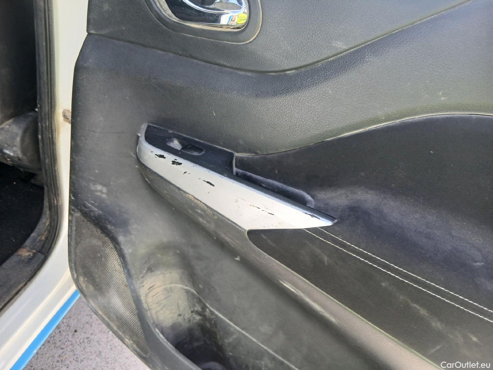  Nissan  Navara NISSAN  / 2015 / 4P / pickup Doble Cab. 2.3dCi 120kW(160CV) Acenta #3