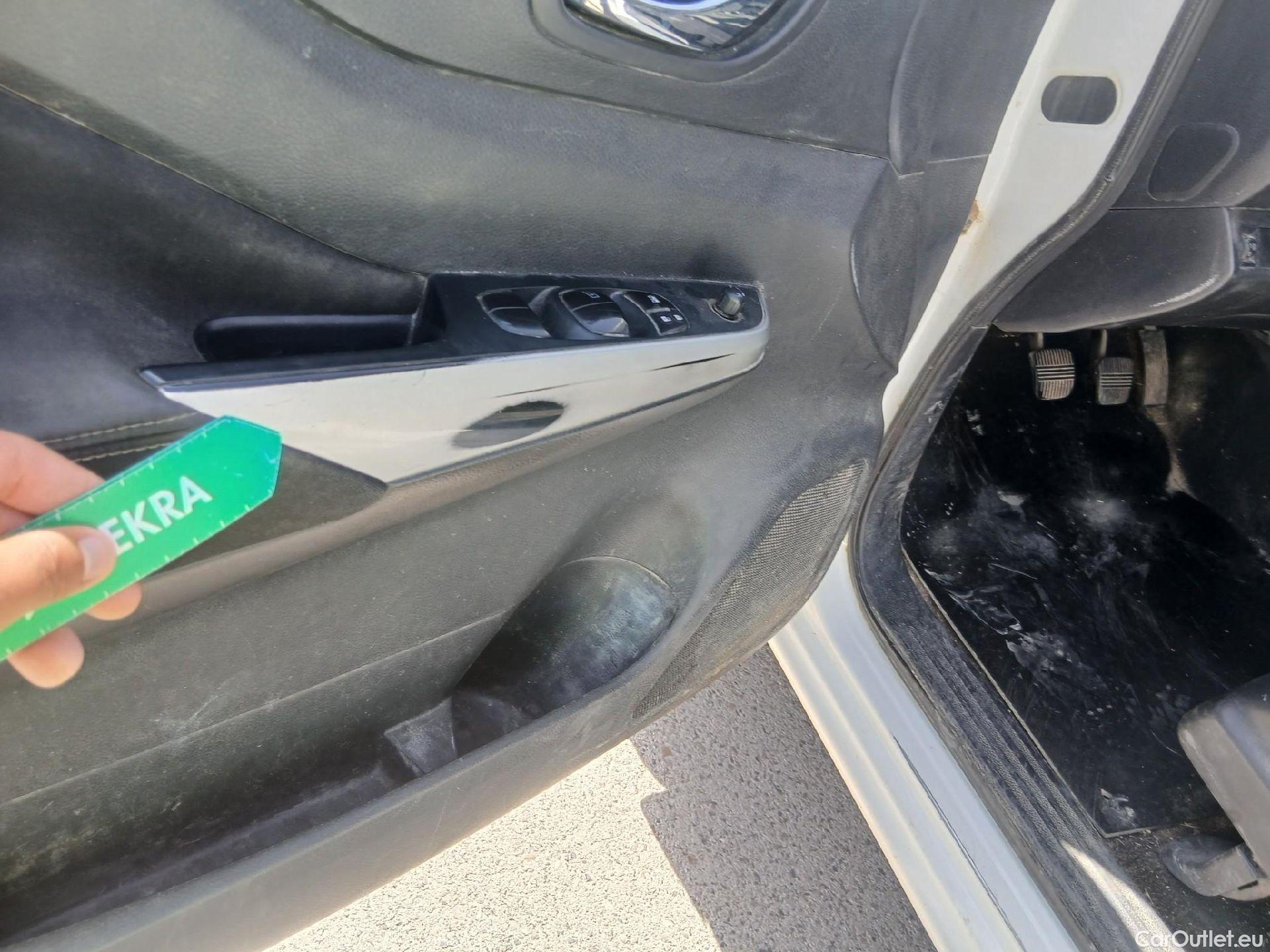  Nissan  Navara NISSAN  / 2015 / 4P / pickup Doble Cab. 2.3dCi 120kW(160CV) Acenta #7