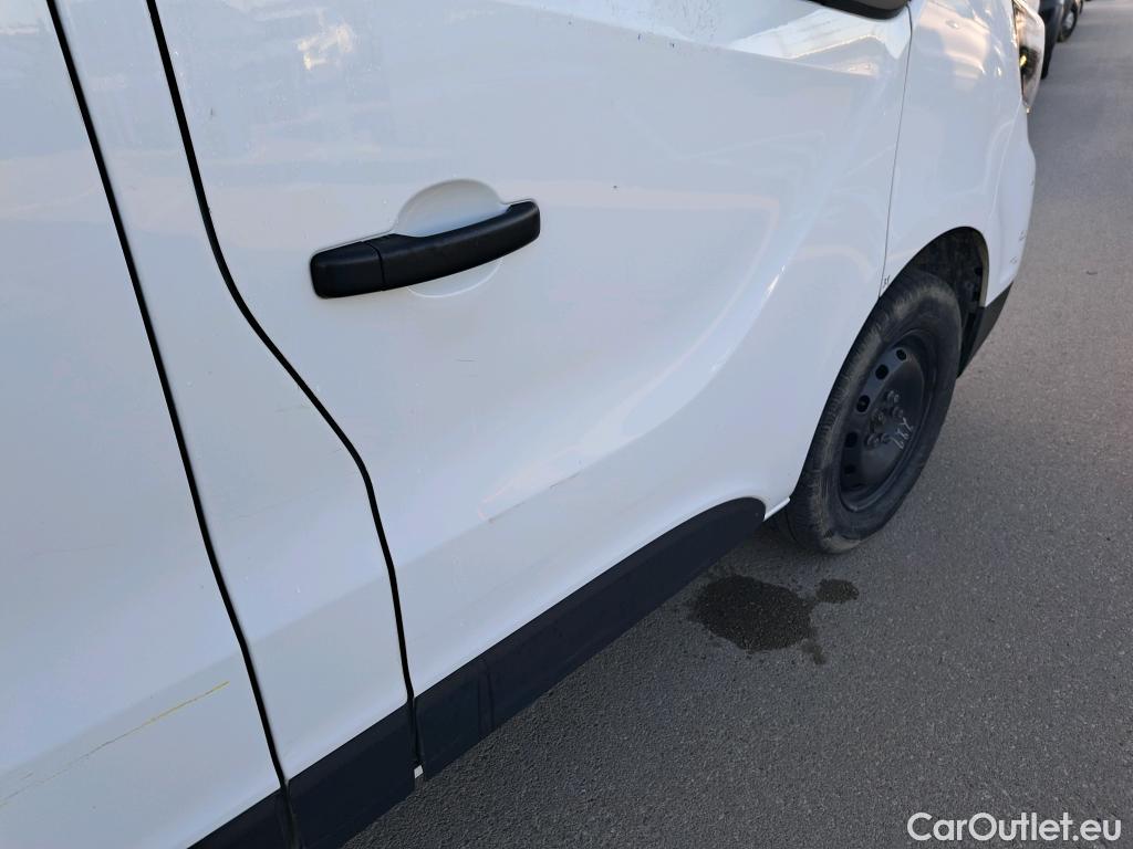  Nissan  NV300 NISSAN  / 2021 / 4P / monovolumen Combi 9 2.0dCi 81kW L1H1 1T Comfort #18