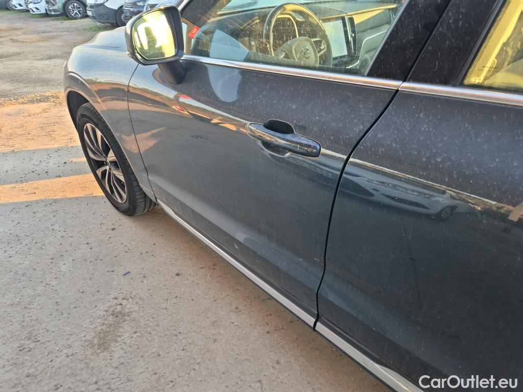  Volvo  XC60 VOLVO  todoterreno 2.0 B4 D Inscription Auto 200 CV #24