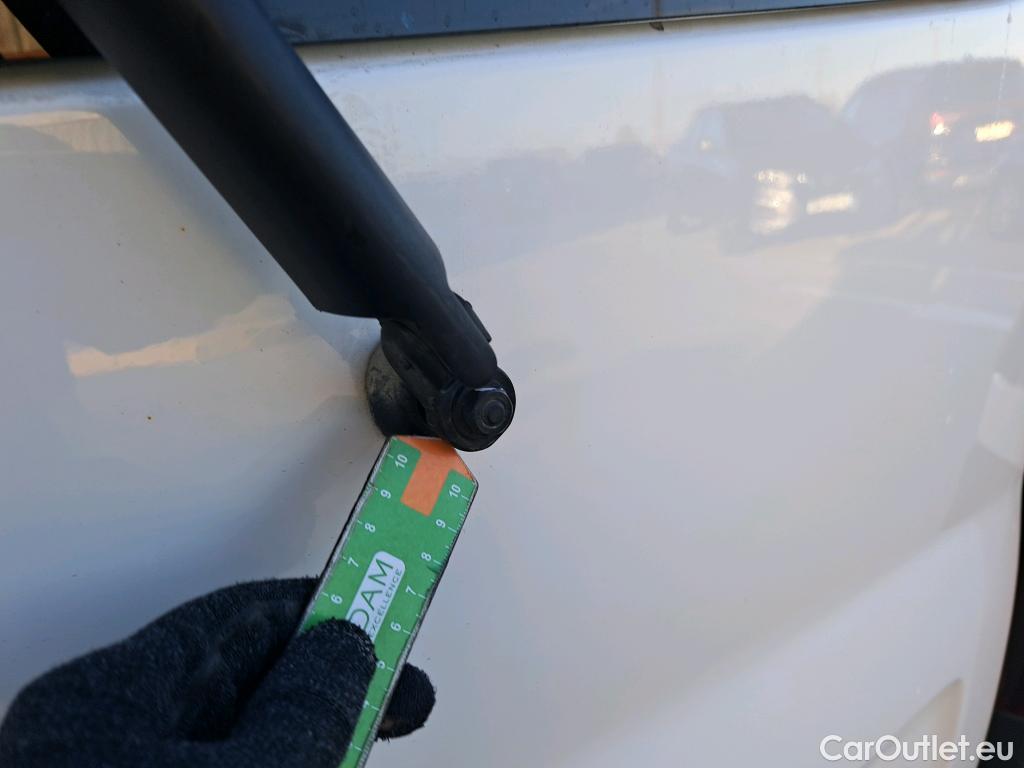  Nissan  NV300 NISSAN  / 2021 / 4P / monovolumen Combi 9 2.0dCi 81kW L1H1 1T Comfort #64