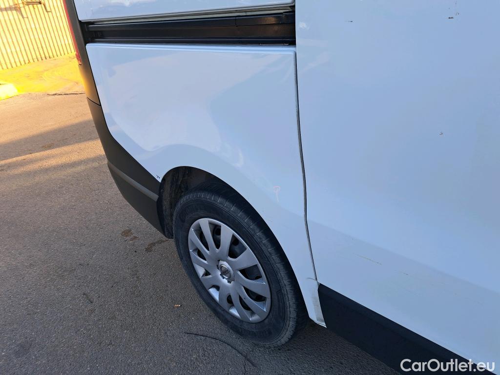  Nissan  NV300 NISSAN  / 2021 / 4P / monovolumen Combi 9 2.0dCi 81kW L1H1 1T Comfort #51