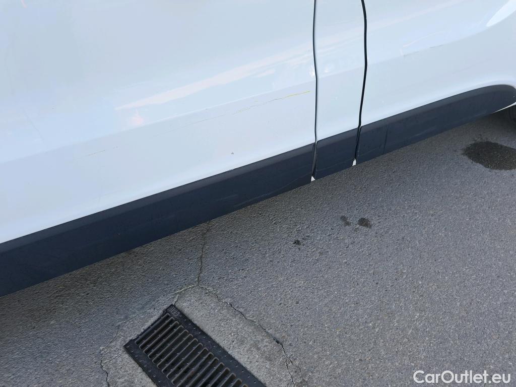  Nissan  NV300 NISSAN  / 2021 / 4P / monovolumen Combi 9 2.0dCi 81kW L1H1 1T Comfort #59