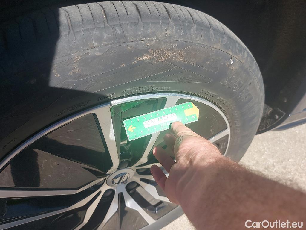  Volvo  XC90 VOLVO  todoterreno 2.0 B5 D AWD Momentum Pro Auto 240 CV  #6