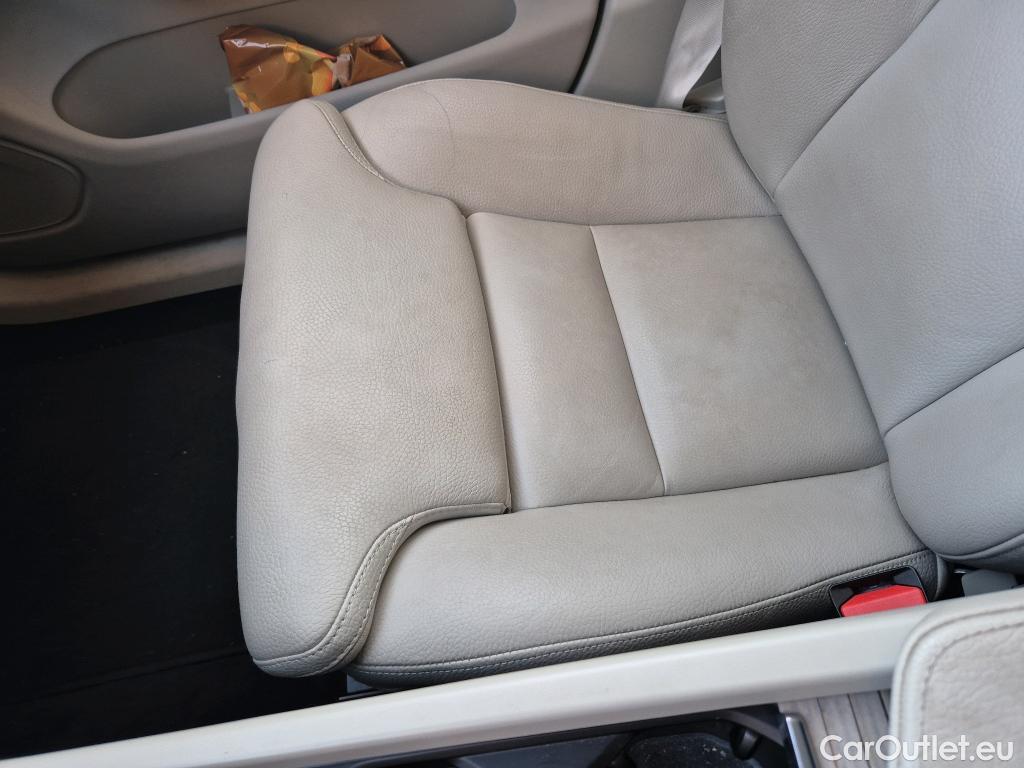  Volvo  XC60 VOLVO  todoterreno 2.0 B4 D Inscription Auto 200 CV #8