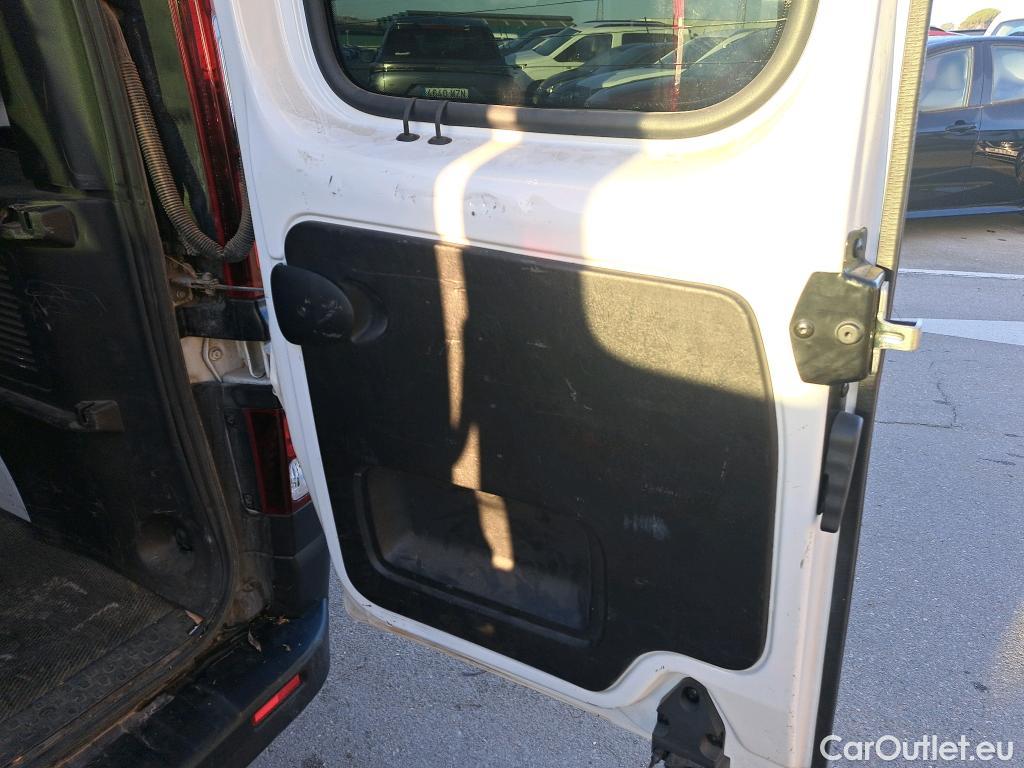  Nissan  NV300 NISSAN  / 2021 / 4P / monovolumen Combi 9 2.0dCi 81kW L1H1 1T Comfort #66