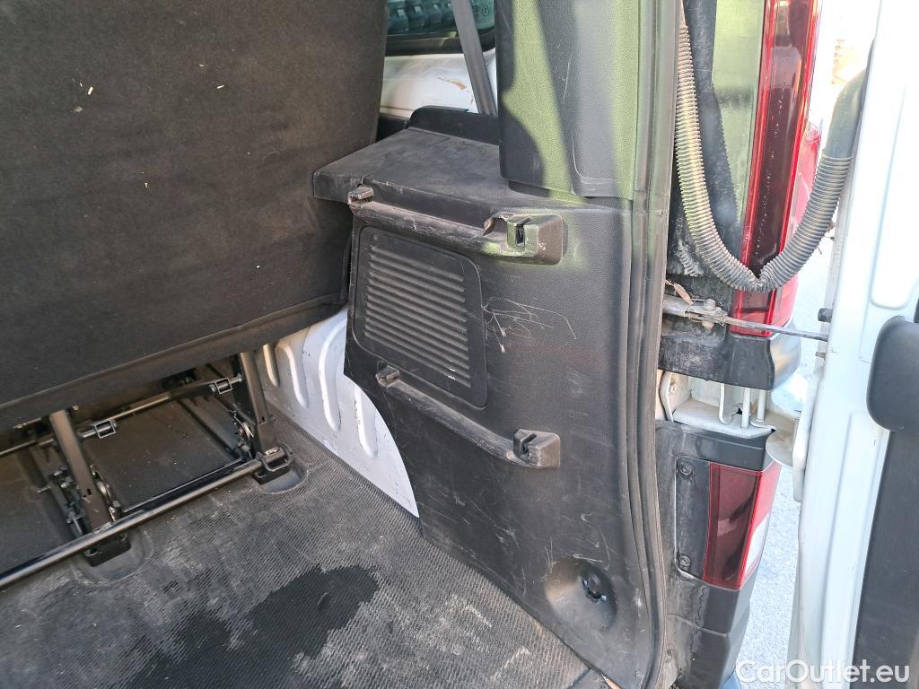  Nissan  NV300 NISSAN  / 2021 / 4P / monovolumen Combi 9 2.0dCi 81kW L1H1 1T Comfort #67