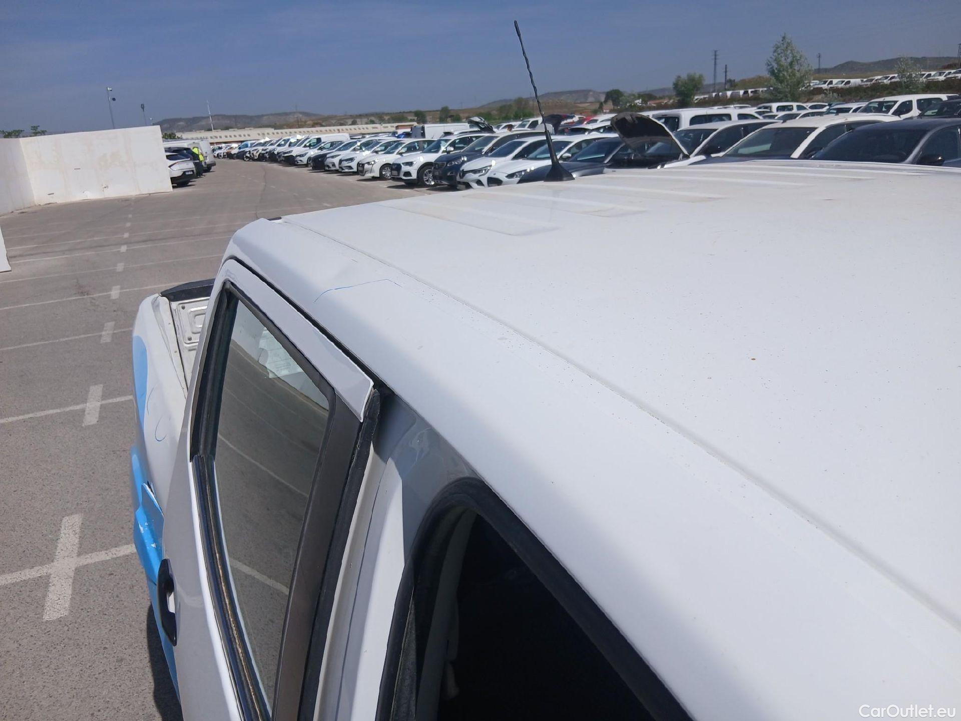  Nissan  Navara NISSAN  / 2015 / 4P / pickup Doble Cab. 2.3dCi 120kW(160CV) Acenta #56