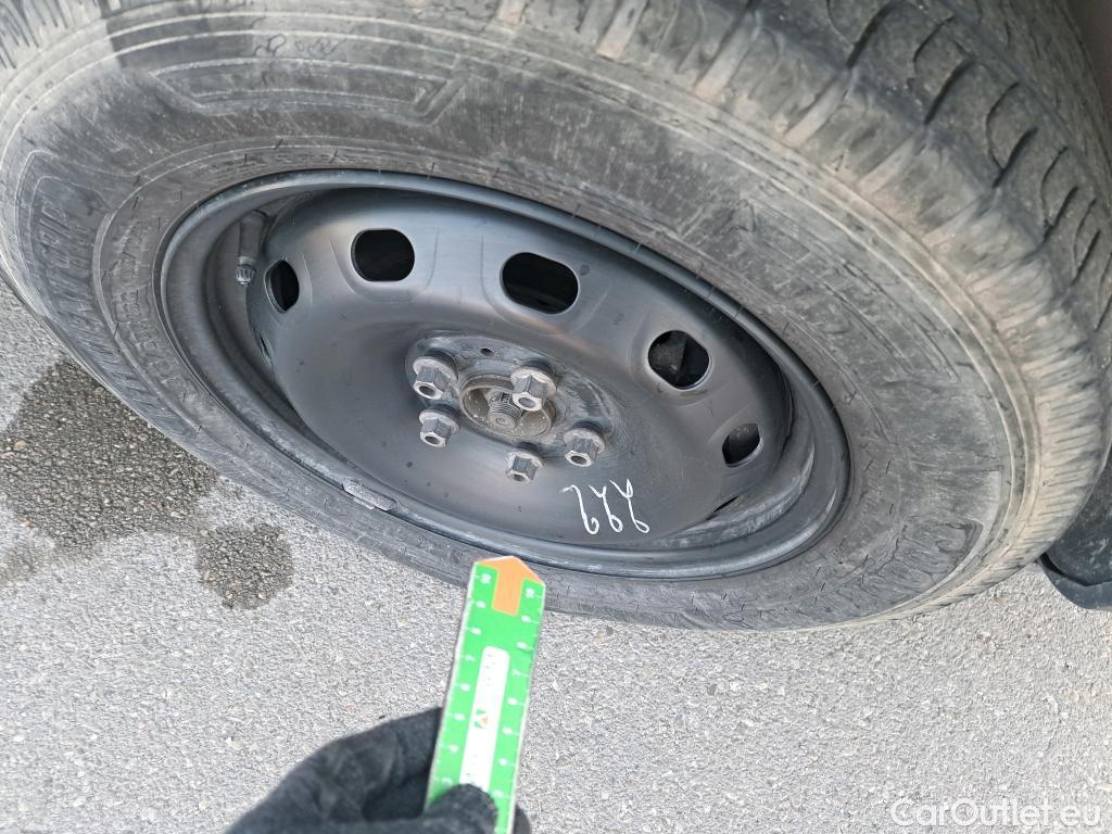  Nissan  NV300 NISSAN  / 2021 / 4P / monovolumen Combi 9 2.0dCi 81kW L1H1 1T Comfort #56