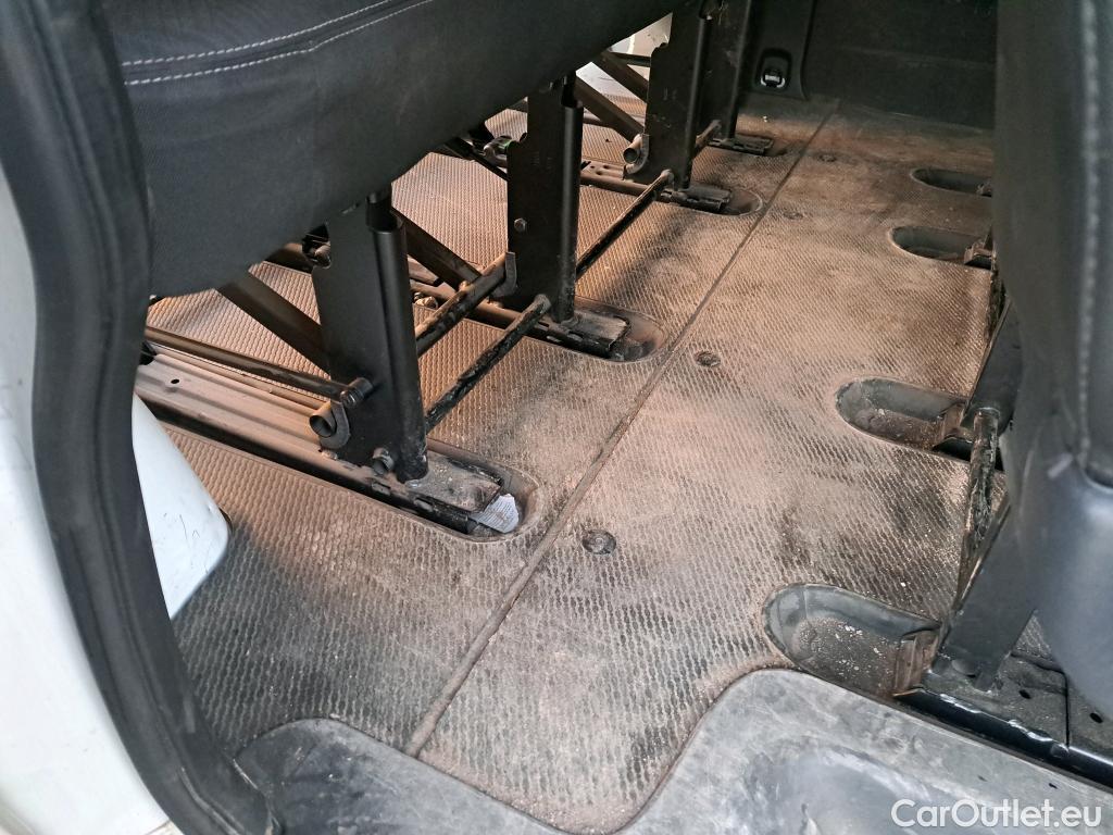  Nissan  NV300 NISSAN  / 2021 / 4P / monovolumen Combi 9 2.0dCi 81kW L1H1 1T Comfort #30