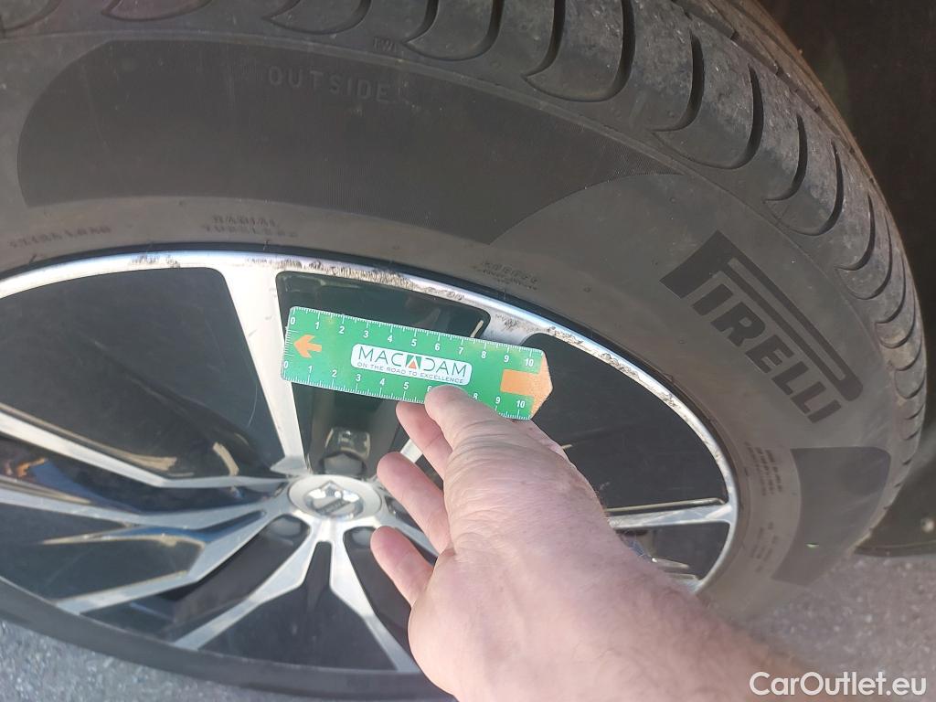  Volvo  XC90 VOLVO  todoterreno 2.0 B5 D AWD Momentum Pro Auto 240 CV  #2