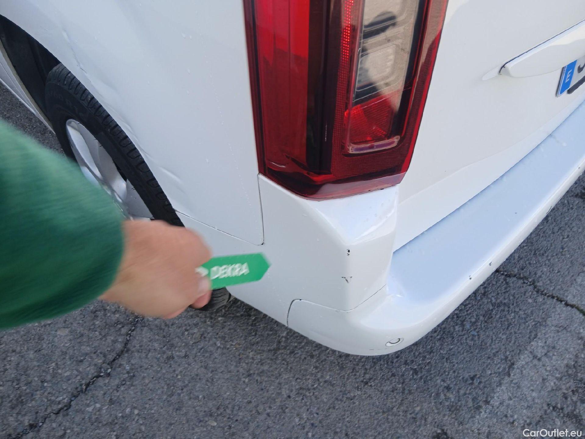  Opel  Combo OPEL  Life / 2018 / 5P / monovolumen compacto 1.5 TD 96kW (130CV) S/S Innovation L Aut #15