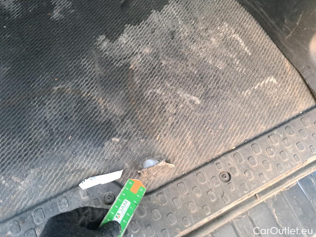  Nissan  NV300 NISSAN  / 2021 / 4P / monovolumen Combi 9 2.0dCi 81kW L1H1 1T Comfort #74