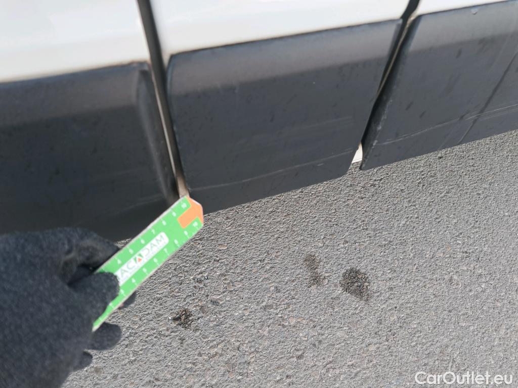  Nissan  NV300 NISSAN  / 2021 / 4P / monovolumen Combi 9 2.0dCi 81kW L1H1 1T Comfort #62