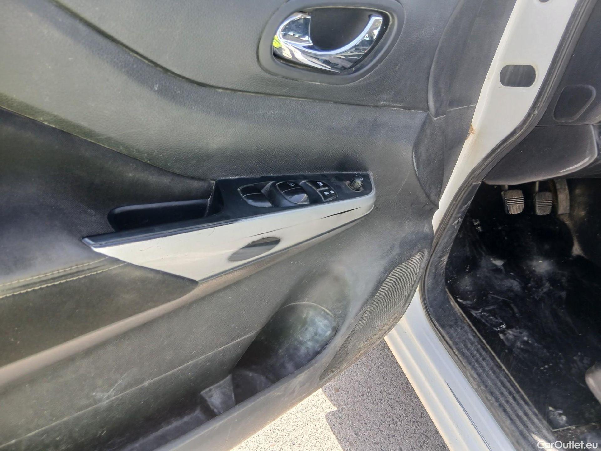  Nissan  Navara NISSAN  / 2015 / 4P / pickup Doble Cab. 2.3dCi 120kW(160CV) Acenta #8