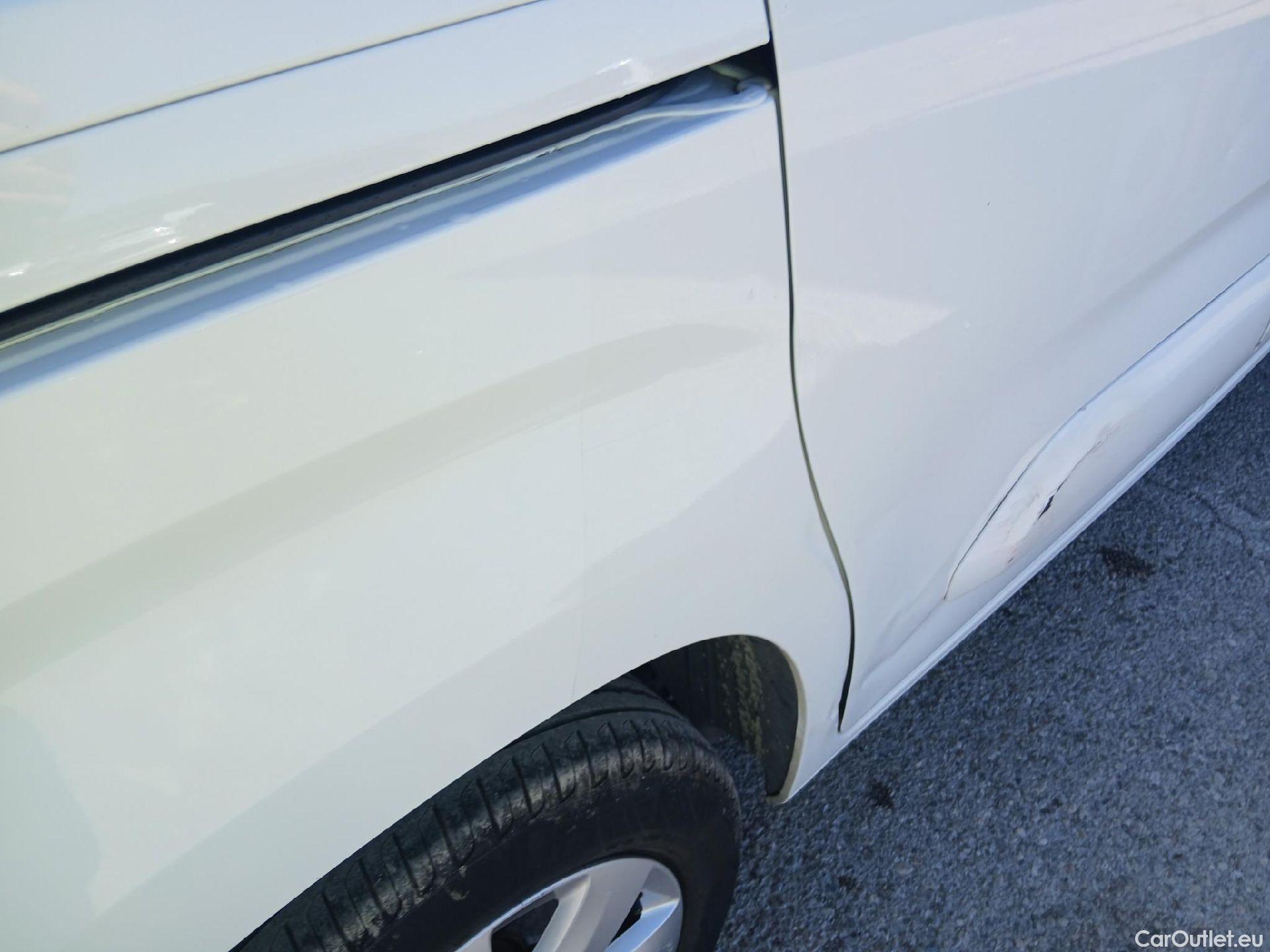  Opel  Combo OPEL  Life / 2018 / 5P / monovolumen compacto 1.5 TD 96kW (130CV) S/S Innovation L Aut #19