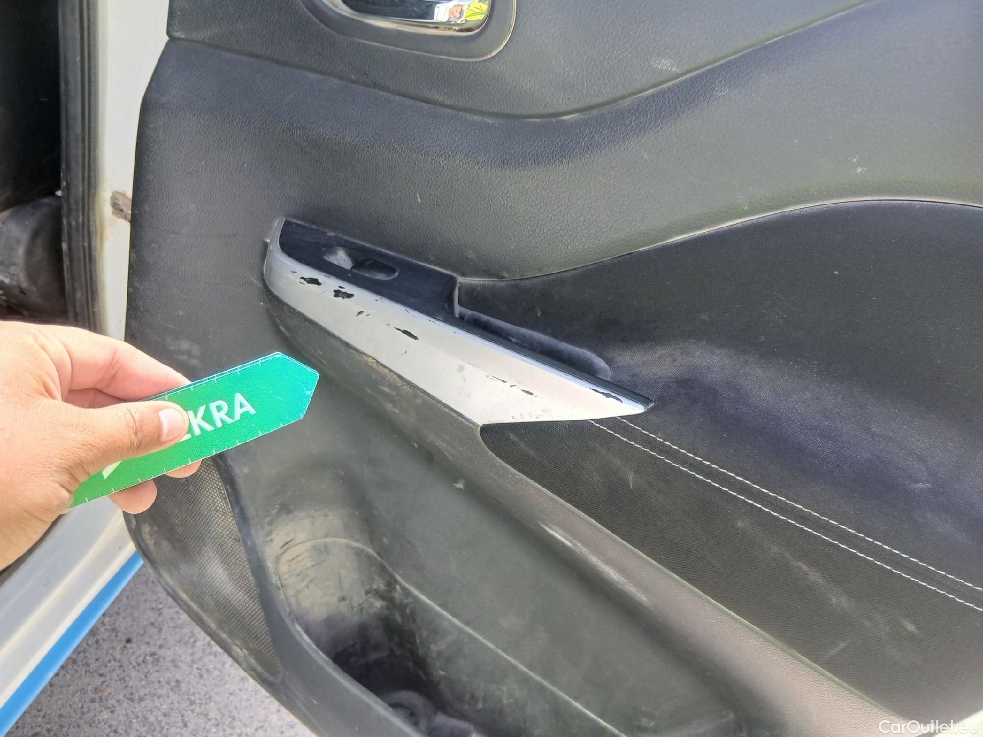  Nissan  Navara NISSAN  / 2015 / 4P / pickup Doble Cab. 2.3dCi 120kW(160CV) Acenta #4