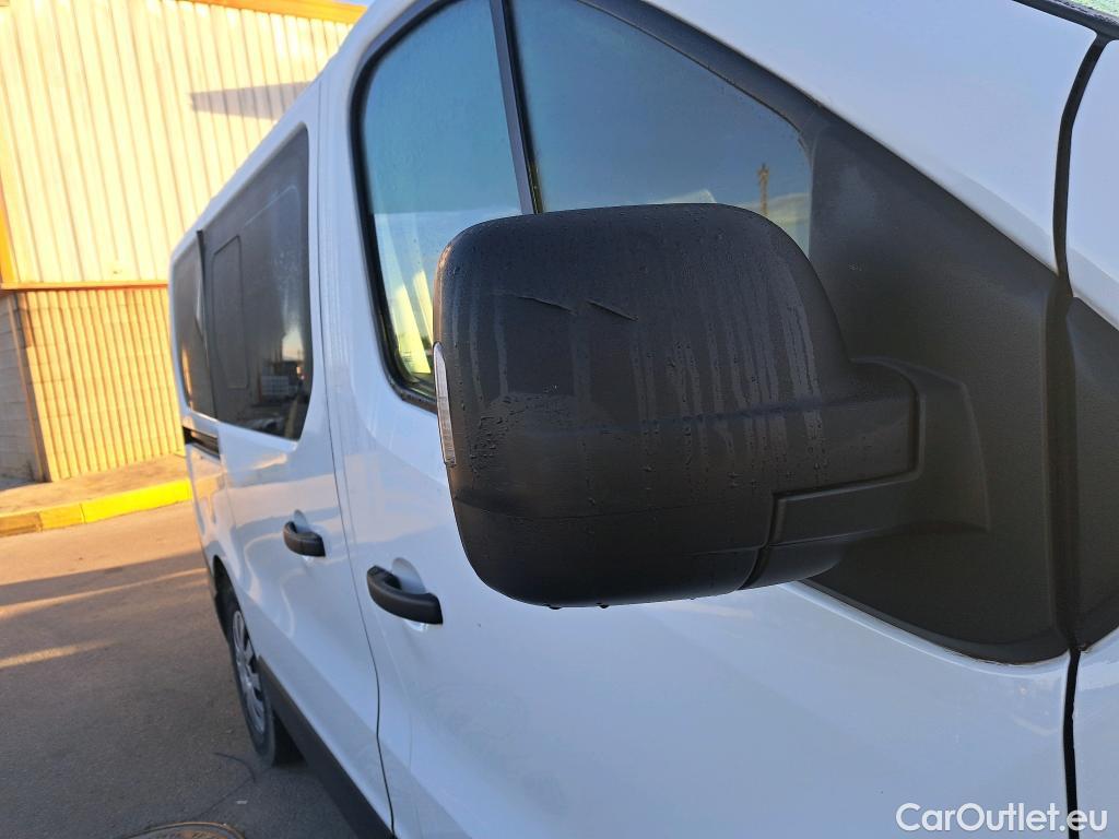  Nissan  NV300 NISSAN  / 2021 / 4P / monovolumen Combi 9 2.0dCi 81kW L1H1 1T Comfort #47