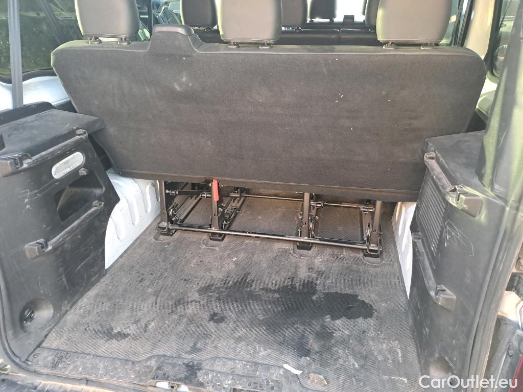  Nissan  NV300 NISSAN  / 2021 / 4P / monovolumen Combi 9 2.0dCi 81kW L1H1 1T Comfort #2