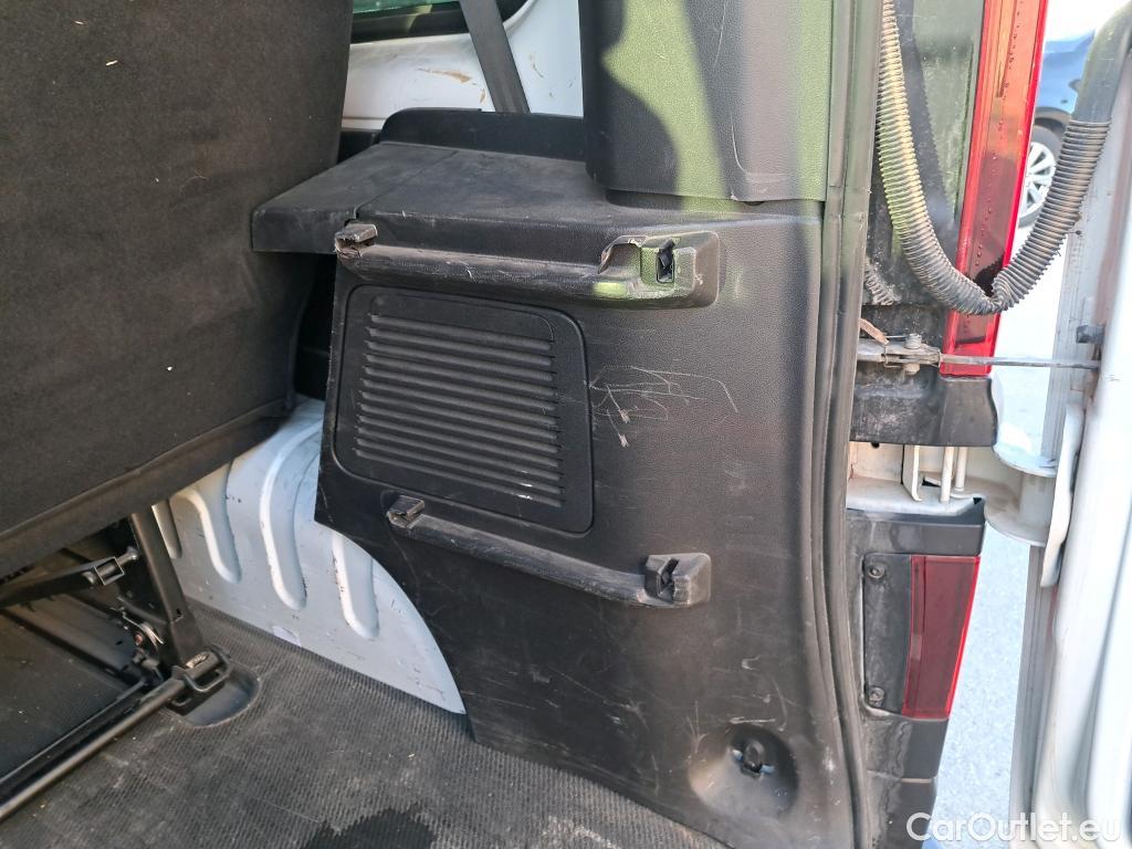  Nissan  NV300 NISSAN  / 2021 / 4P / monovolumen Combi 9 2.0dCi 81kW L1H1 1T Comfort #43