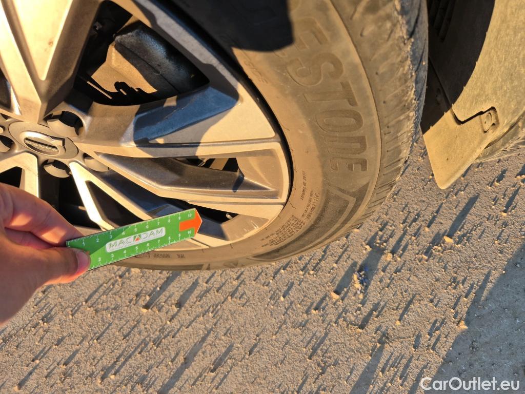  Volvo  XC60 VOLVO  todoterreno 2.0 B4 D Inscription Auto 200 CV #4