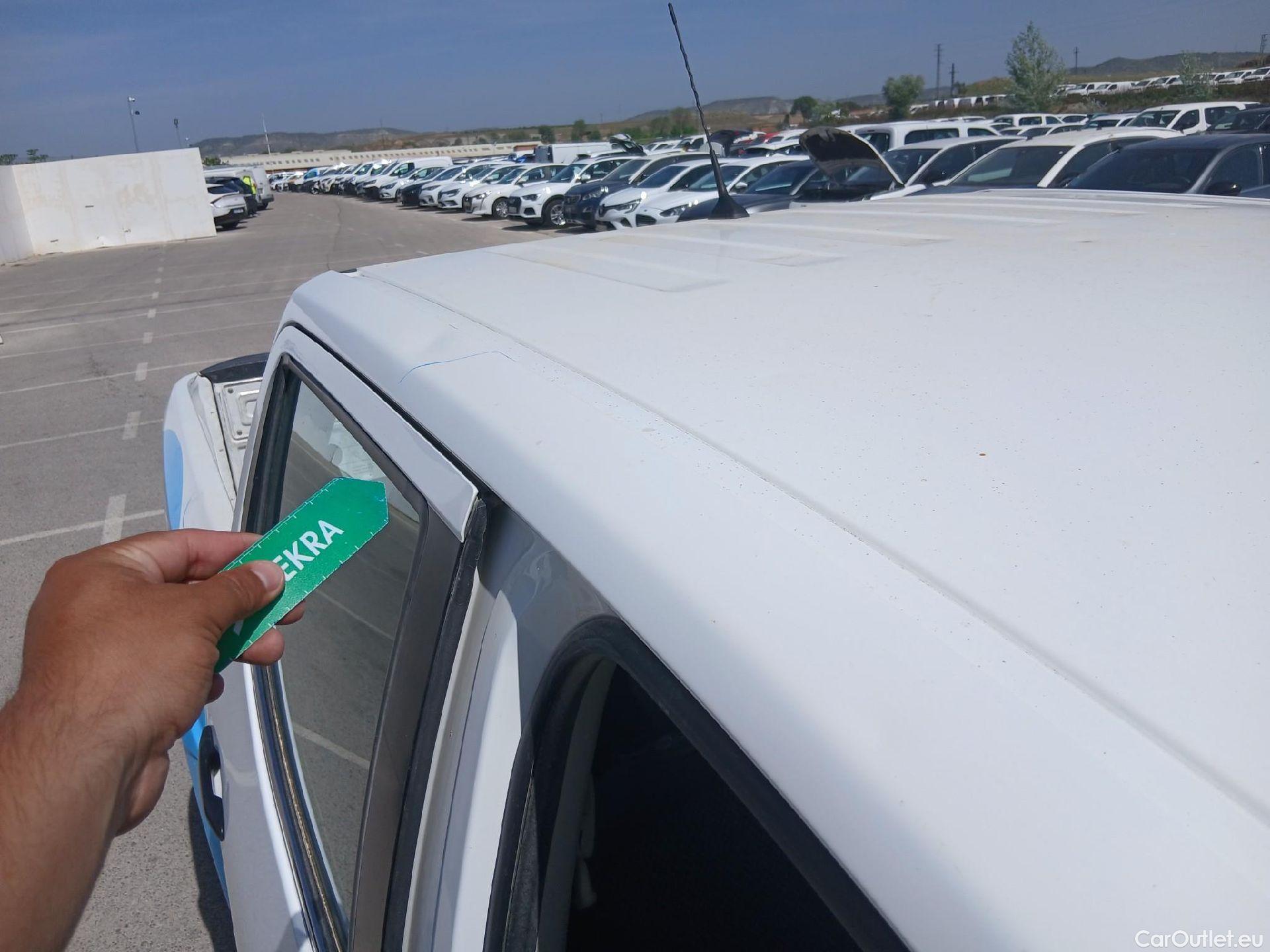  Nissan  Navara NISSAN  / 2015 / 4P / pickup Doble Cab. 2.3dCi 120kW(160CV) Acenta #57