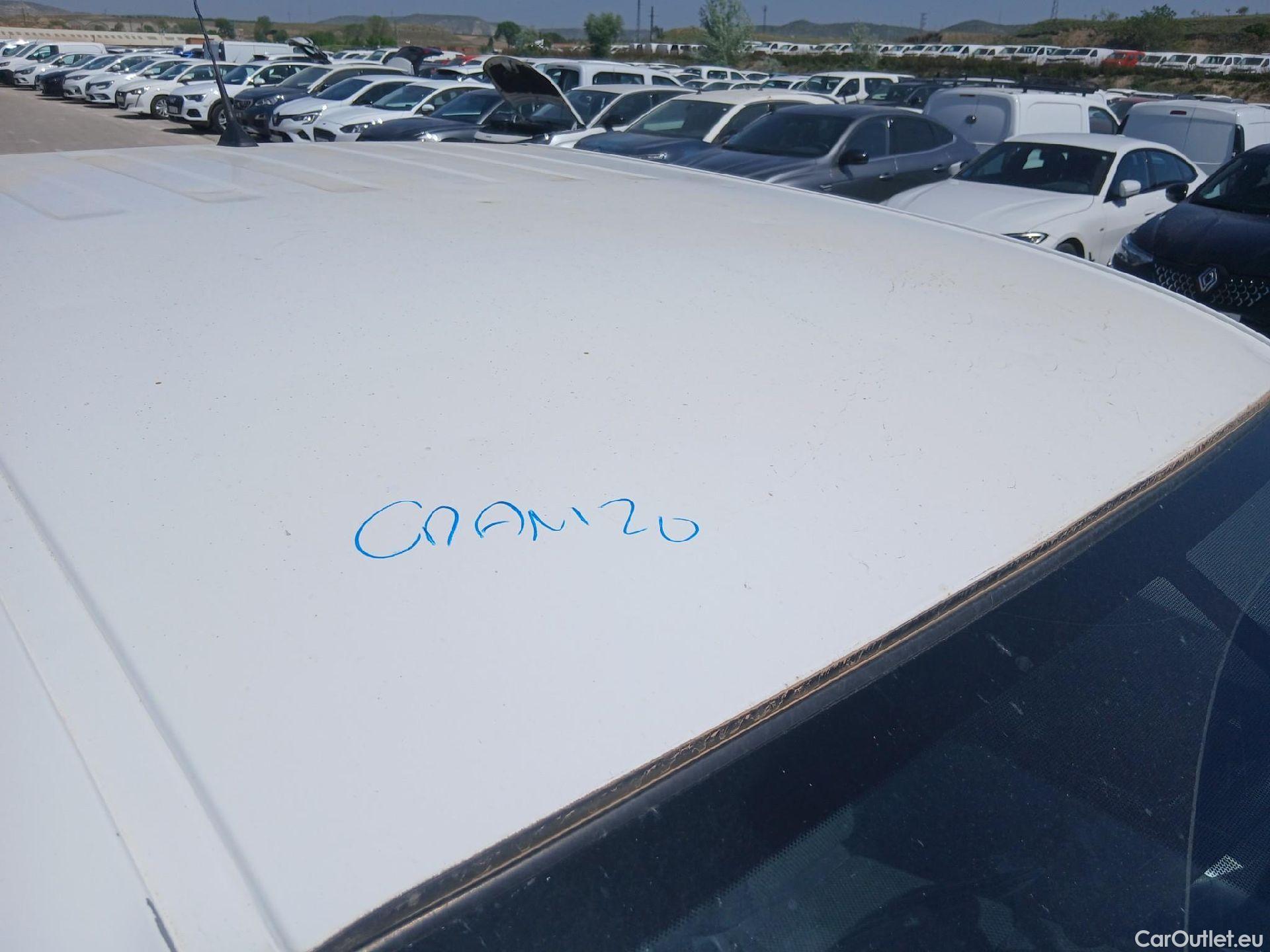  Nissan  Navara NISSAN  / 2015 / 4P / pickup Doble Cab. 2.3dCi 120kW(160CV) Acenta #58